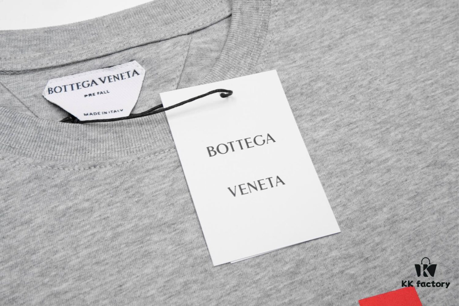 High-Quality BOTTEGA VENETA Rabbit Print Short-Sleeve T-Shirt, Premium Heavyweight Cotton Fabric, Front Graphic Print, Three Labels Included, Loose Fit, Soft Material, Unisex Design, 1:1 Replication