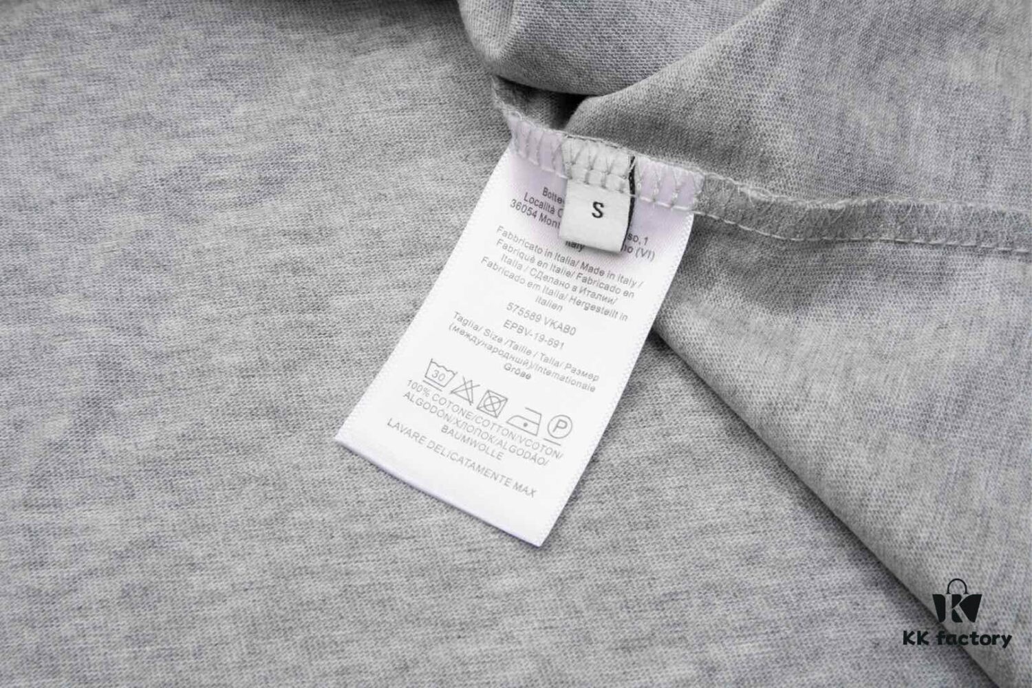 High-Quality BOTTEGA VENETA Rabbit Print Short-Sleeve T-Shirt, Premium Heavyweight Cotton Fabric, Front Graphic Print, Three Labels Included, Loose Fit, Soft Material, Unisex Design, 1:1 Replication