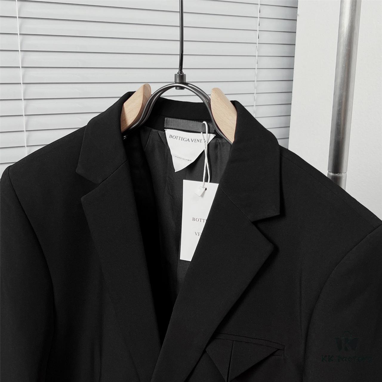 BOTTEGA VENETA Classic Pocket Triangle Logo Suit