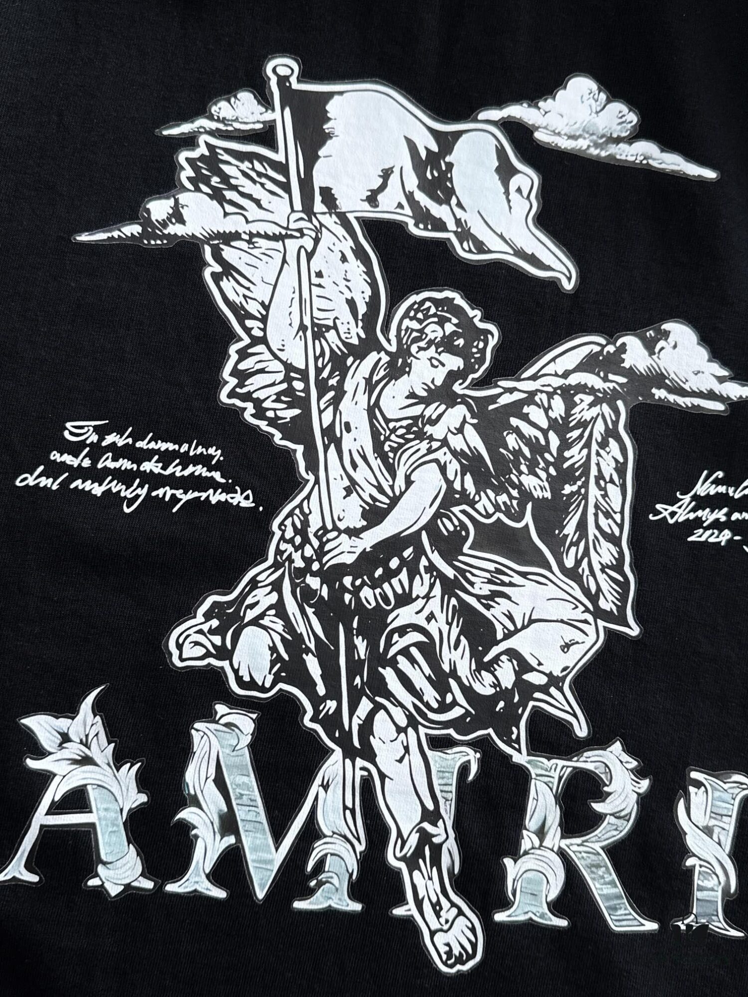 AMIRI Armani 25SS Summer New Round Neck Short Sleeve T-Shirt! 270g Heavyweight High-End Pure Cotton Fabric with Perfect Texture and Feel! Slim Tailored Design, Clean and Sharp! Exquisitely Stitched with Excellent Fit and Outstanding Breathability! Stylish and Versatile for All Ages – a Must-Have Wardrobe Essential for Men.