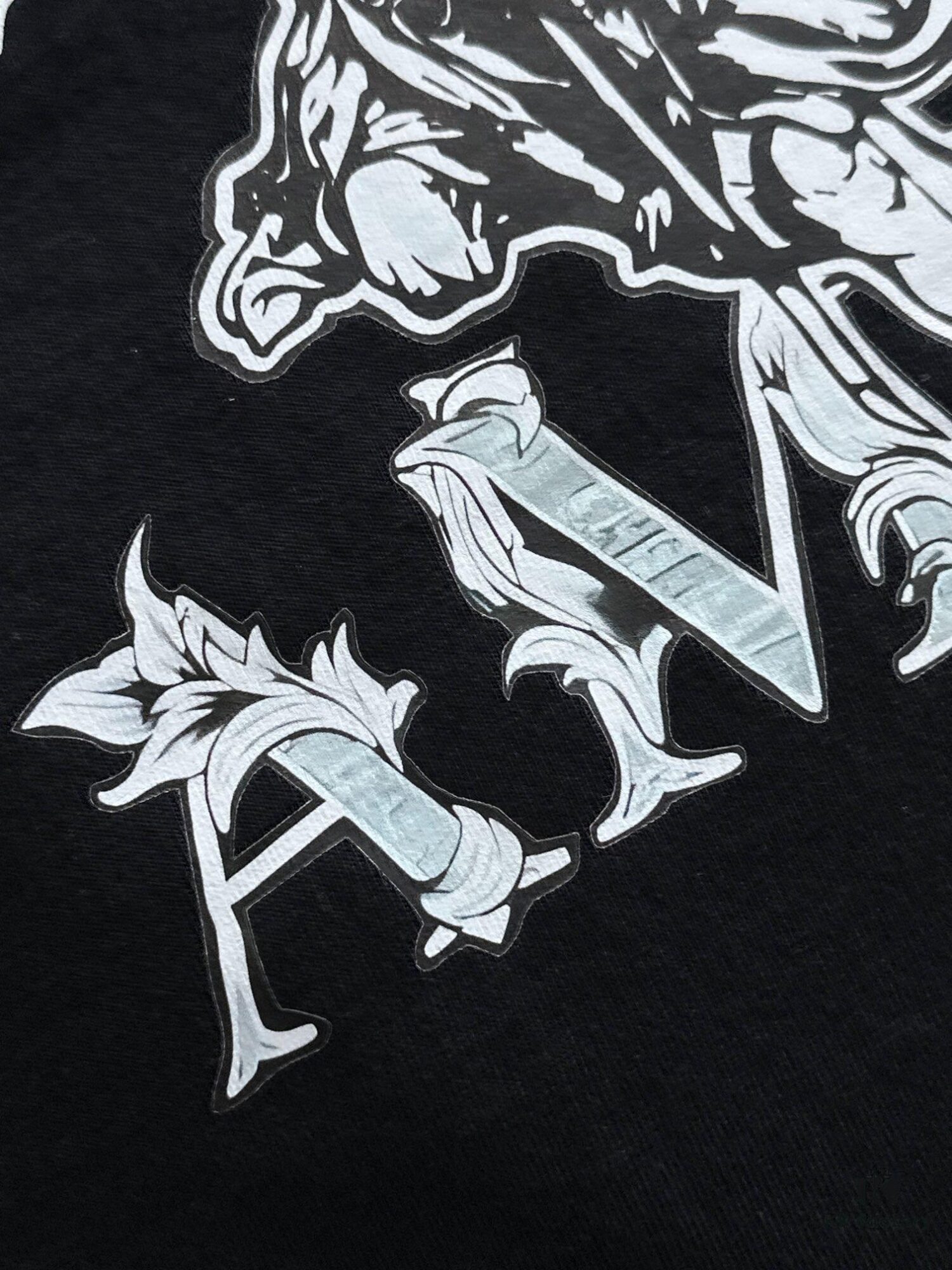 AMIRI Armani 25SS Summer New Round Neck Short Sleeve T-Shirt! 270g Heavyweight High-End Pure Cotton Fabric with Perfect Texture and Feel! Slim Tailored Design, Clean and Sharp! Exquisitely Stitched with Excellent Fit and Outstanding Breathability! Stylish and Versatile for All Ages – a Must-Have Wardrobe Essential for Men.