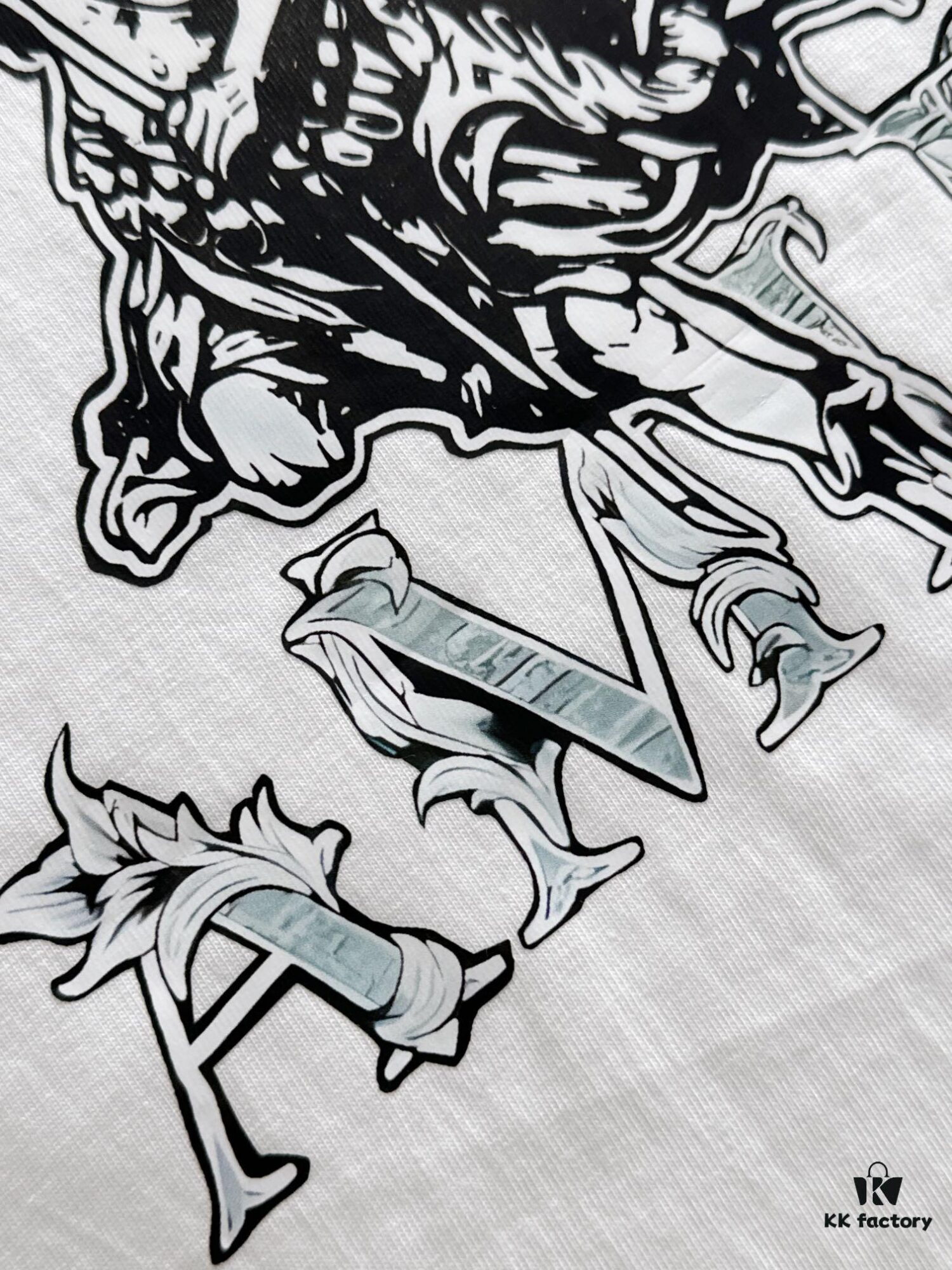 AMIRI Armani 25SS Summer New Round Neck Short Sleeve T-Shirt! 270g Heavyweight High-End Pure Cotton Fabric with Perfect Texture and Feel! Slim Tailored Design, Clean and Sharp! Exquisitely Stitched with Excellent Fit and Outstanding Breathability! Stylish and Versatile for All Ages—an Essential Wardrobe Staple for Men.