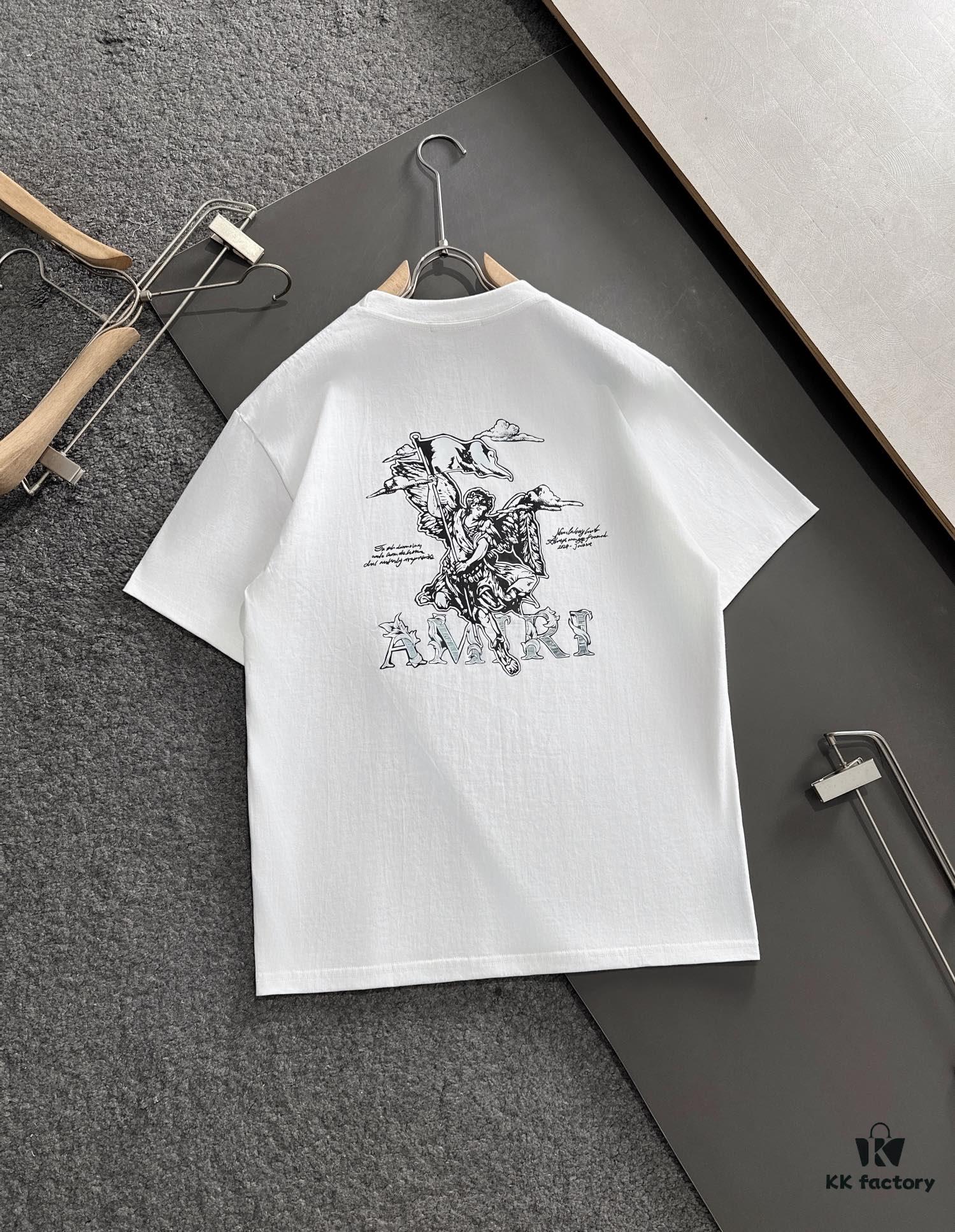 AMIRI Armani 25SS Summer New Round Neck Short Sleeve T-Shirt! 270g Heavyweight High-End Pure Cotton Fabric with Perfect Texture and Feel! Slim Tailored Design, Clean and Sharp! Exquisitely Stitched with Excellent Fit and Outstanding Breathability! Stylish and Versatile for All Ages—an Essential Wardrobe Staple for Men.