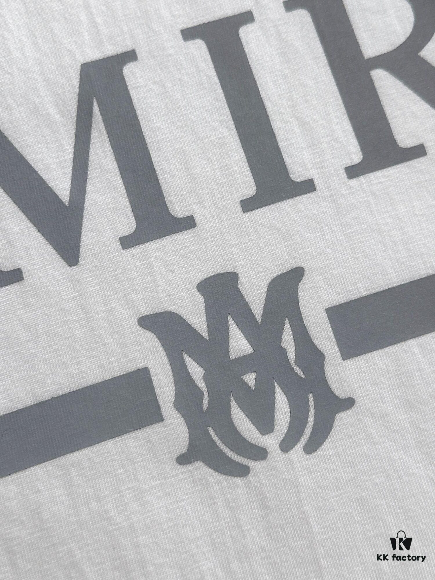 AMIRI Armani 25SS Summer New Round Neck Short Sleeve T-Shirt! 270g Heavyweight Premium Cotton Fabric with Perfect Texture and Hand Feel! Slim Tailored Design, Clean and Sharp! Exquisite Stitching and Craftsmanship! Excellent Silhouette! Highly Breathable! Stylish and Versatile for All Ages! A Must-Have Wardrobe Essential for Men.