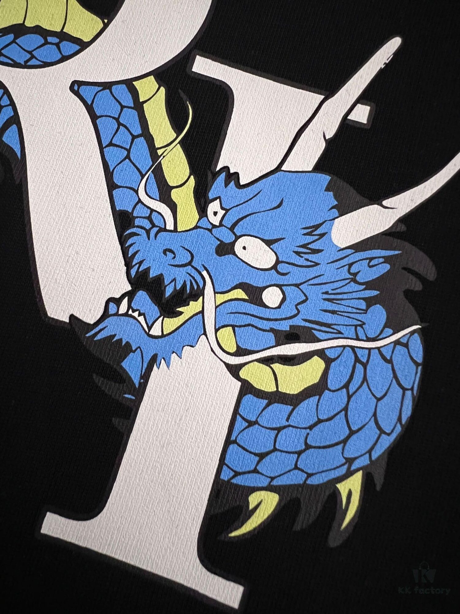 AMIRI Armani 25SS Summer New Round Neck Short Sleeve T-Shirt! 270g Heavyweight High-End Pure Cotton Fabric with Perfect Texture and Feel! Slim Fit Design, Clean and Sharp! Stylish and Attractive! Exquisitely Stitched with Excellent Silhouette! Superior Breathability! Easily Worn by All Age Groups – a Must-Have Item in Every Man's Wardrobe.