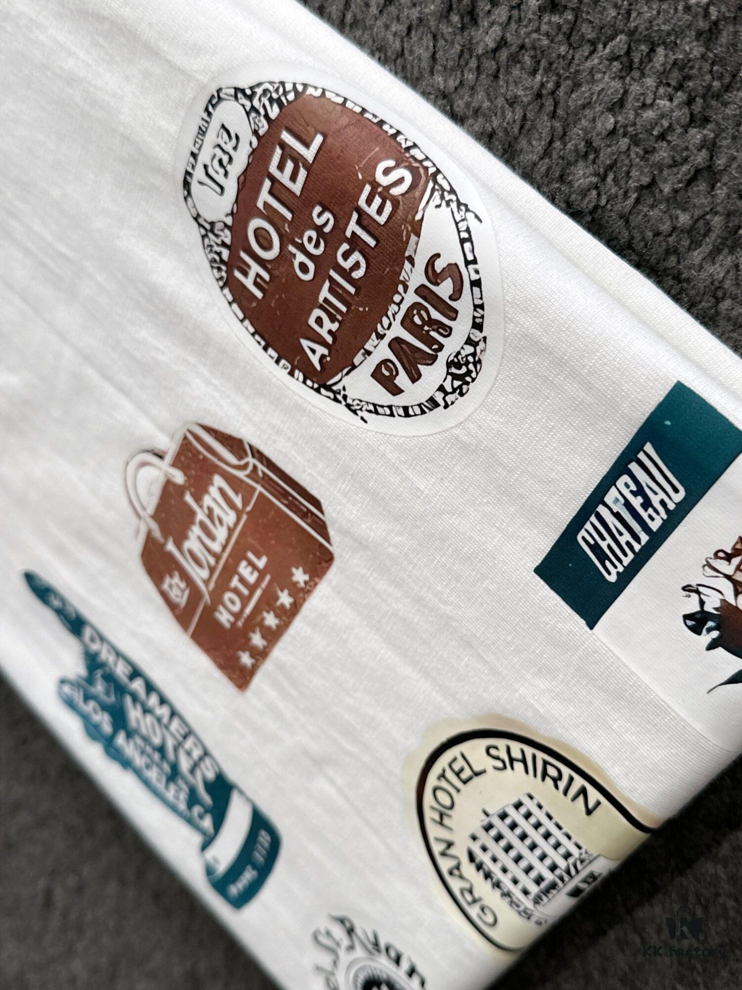 AMIRI Armani 25SS Summer New Arrival Round Neck Short-Sleeve T-Shirt! 270g Heavyweight Premium Cotton Fabric with Perfect Texture and Feel! Slim Tailored Design, Clean and Sharp! Exquisitely Stitched with Excellent Fit and Superior Breathability! Stylish and Versatile for All Ages—an Essential Wardrobe Staple for Men.