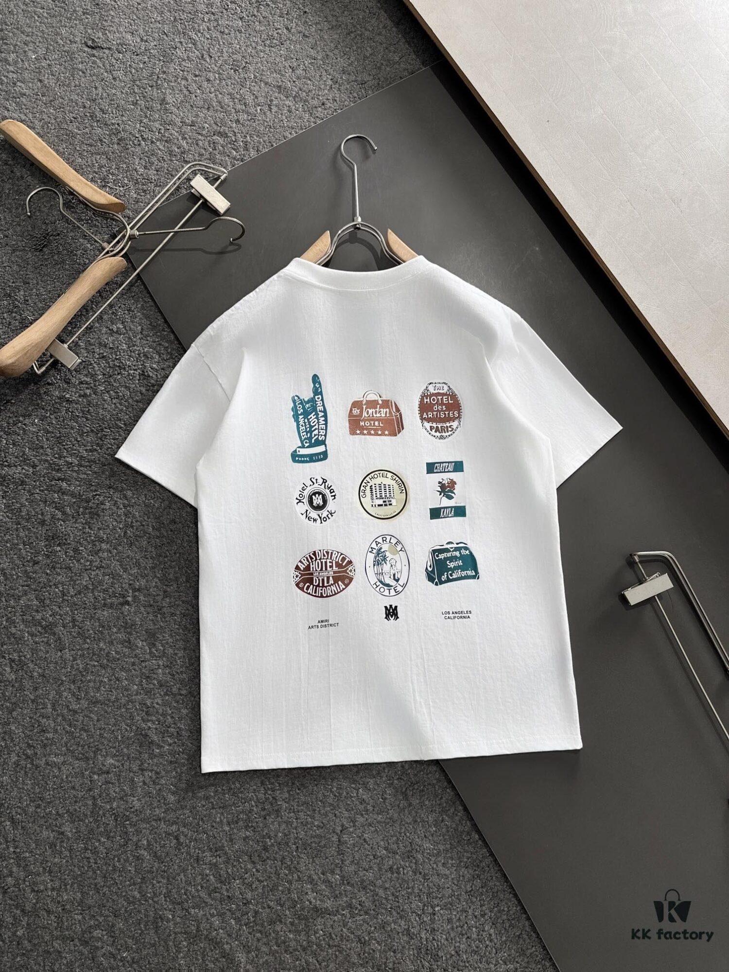 AMIRI Armani 25SS Summer New Arrival Round Neck Short-Sleeve T-Shirt! 270g Heavyweight Premium Cotton Fabric with Perfect Texture and Feel! Slim Tailored Design, Clean and Sharp! Exquisitely Stitched with Excellent Fit and Superior Breathability! Stylish and Versatile for All Ages—an Essential Wardrobe Staple for Men.