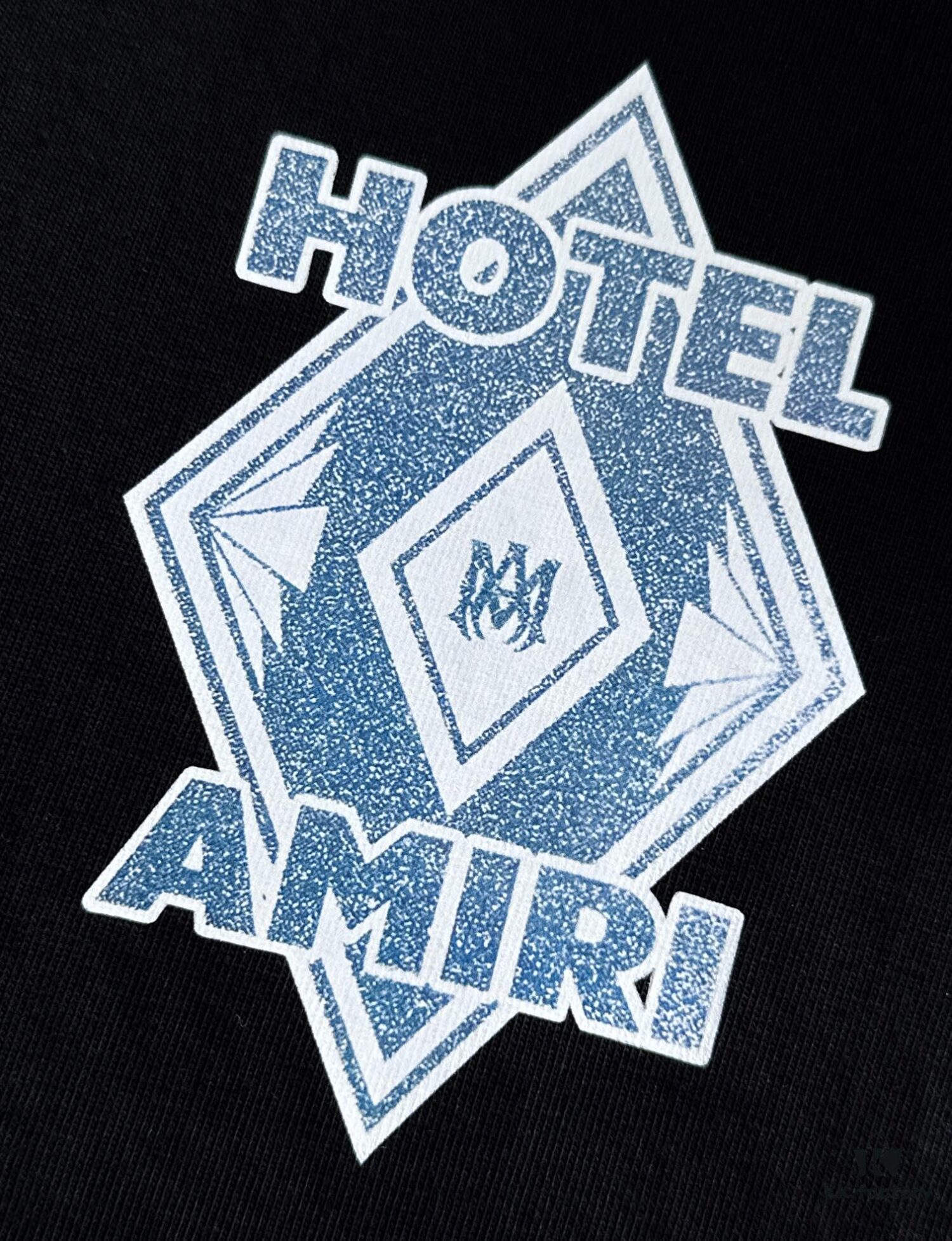 AMIRI Armani 25SS Summer New Round Neck Short Sleeve T-Shirt! 270g Heavyweight High-End Pure Cotton Fabric with Perfect Texture and Hand Feel! Slim Tailored Design, Clean and Sharp! Stylish and Attractive! Exquisitely Stitched with Excellent Silhouette! Superb Breathability! Effortlessly Worn by All Age Groups – an Essential Wardrobe Piece for Men.