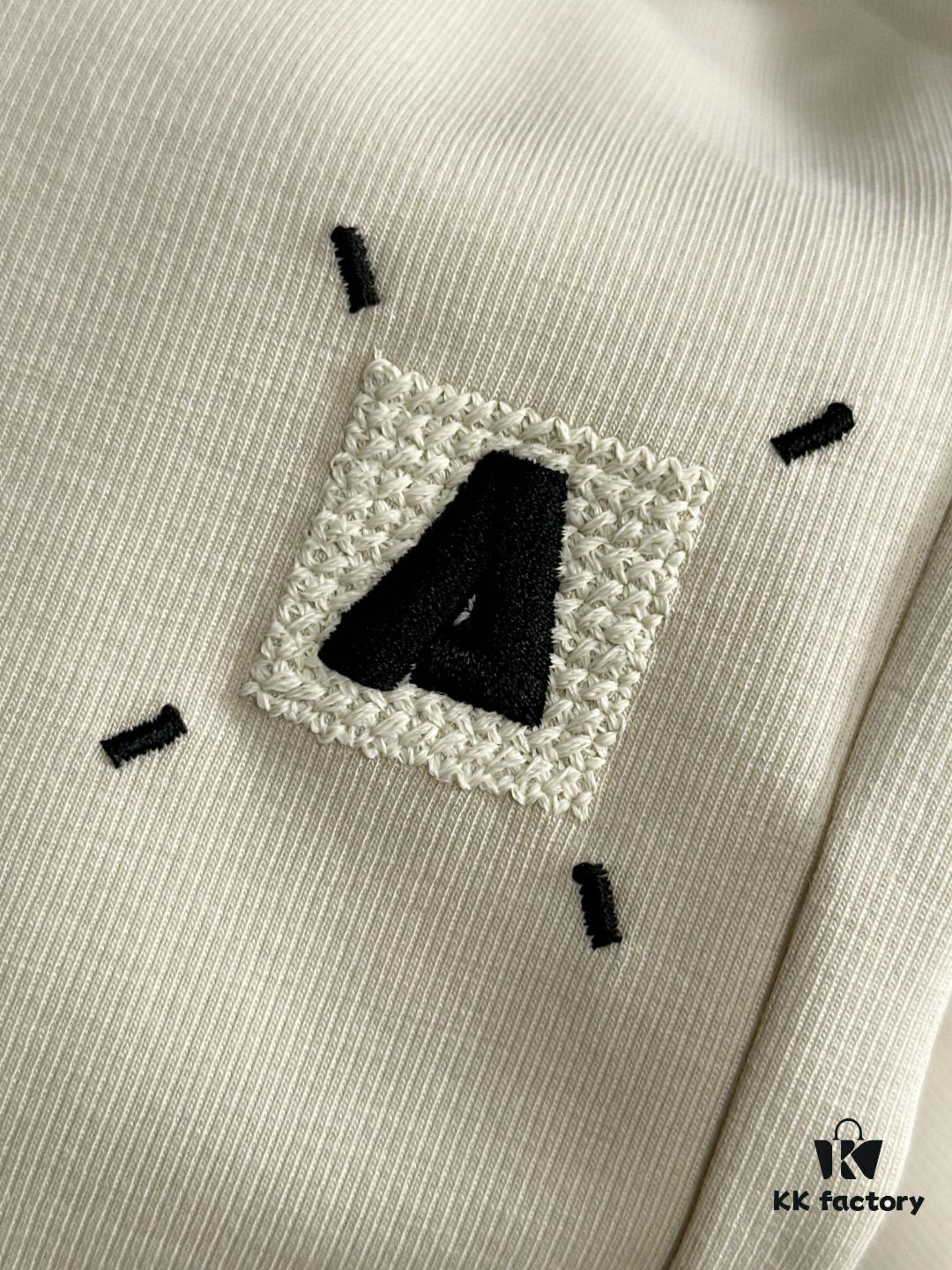 Armani 2025 Spring/Summer New Elastic Waist Casual Pants, Lightweight Custom Counter Fabric, Breathable and Comfortable, Exquisite Details, Brand Design Concept, High Quality, Soft and Smooth Touch, Leisure Cut with Excellent Fit