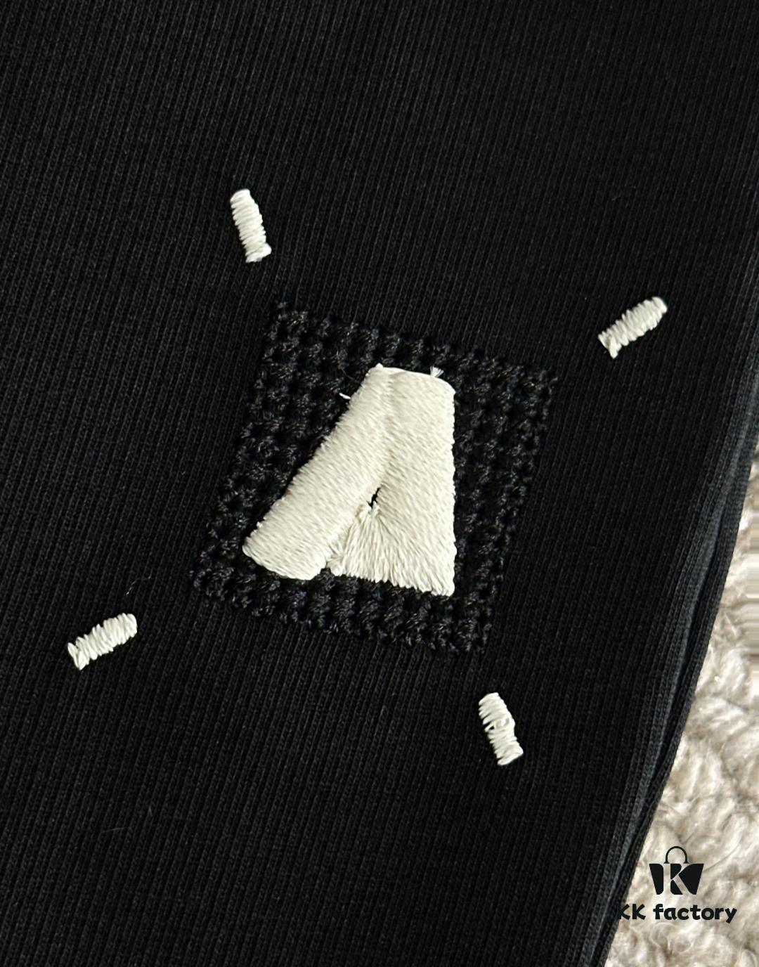 Armani 2025 Spring Summer New Arrival Elastic Waist Casual Pants, Lightweight Premium Custom Fabric, Breathable and Comfortable, Exquisite Details, Brand-Inspired Design, High-Quality Craftsmanship, Soft and Smooth Texture, Stylish Relaxed Cut with Excellent Fit