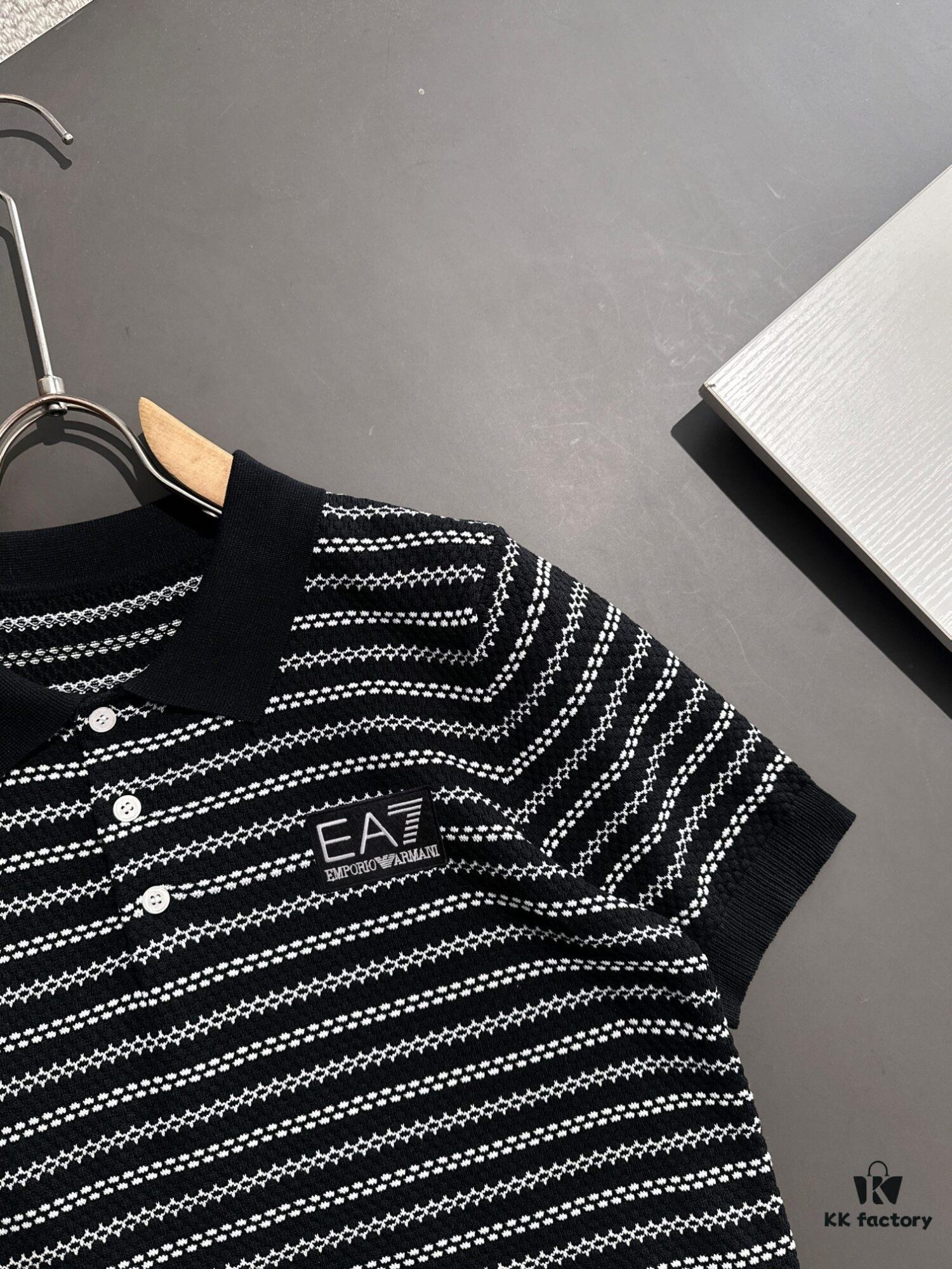 High-Quality Armani 2025 Spring/Summer New Men's Notched Collar Short-Sleeve T-Shirt