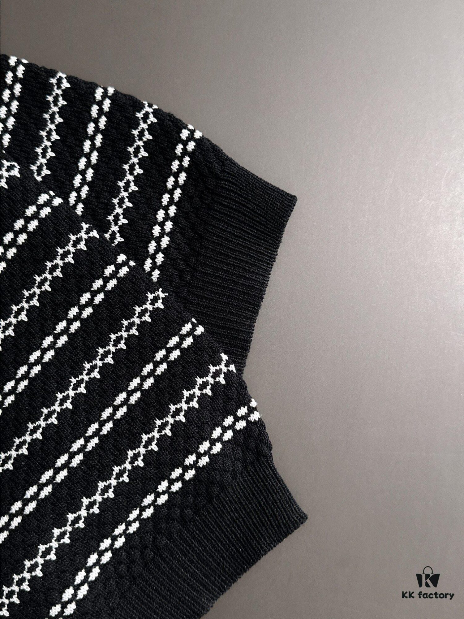 High-Quality Armani 2025 Spring/Summer New Men's Notched Collar Short-Sleeve T-Shirt