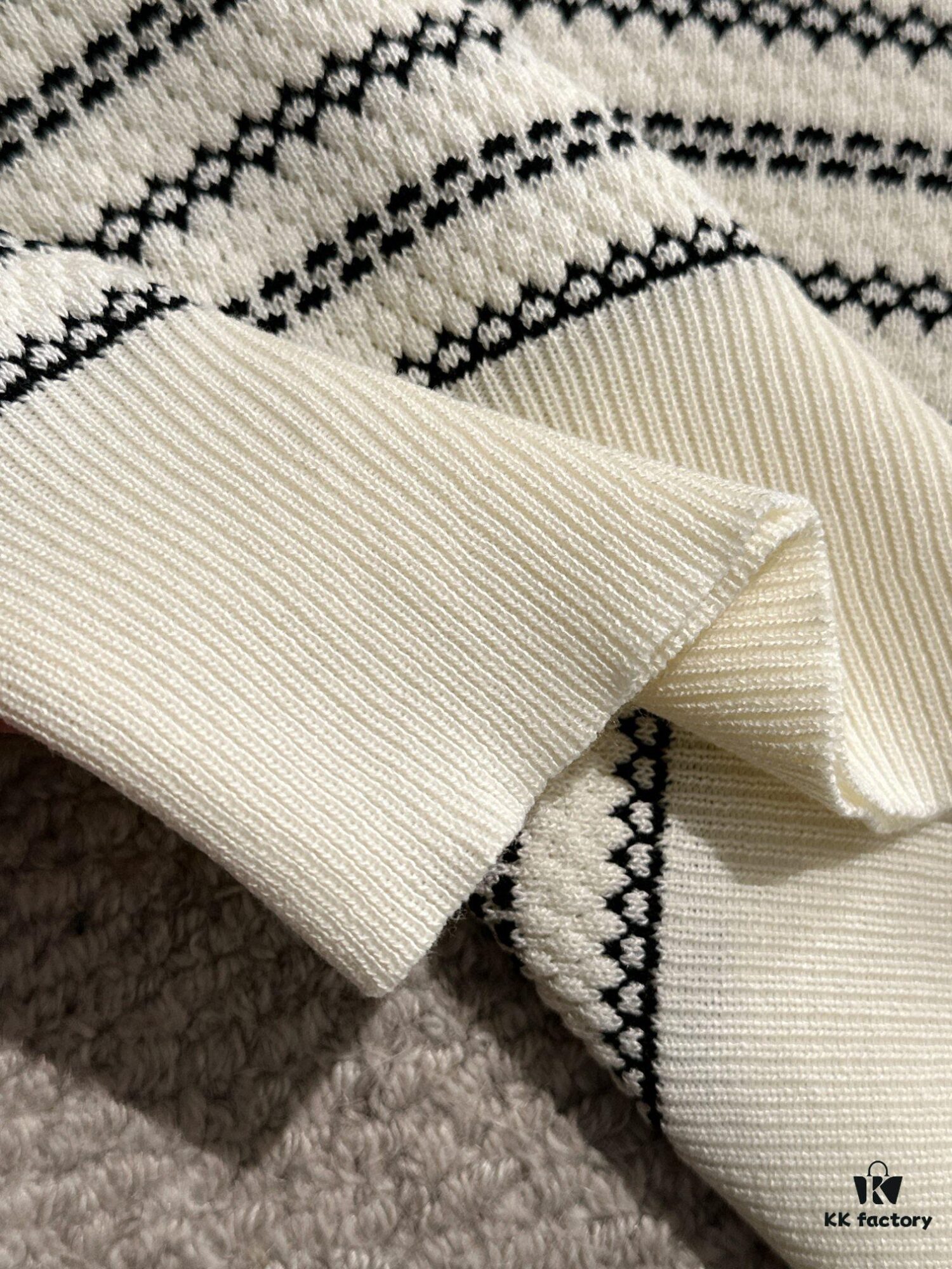 High-Quality Armani 2025 Spring/Summer New Men's Notched Short-Sleeve T-Shirt