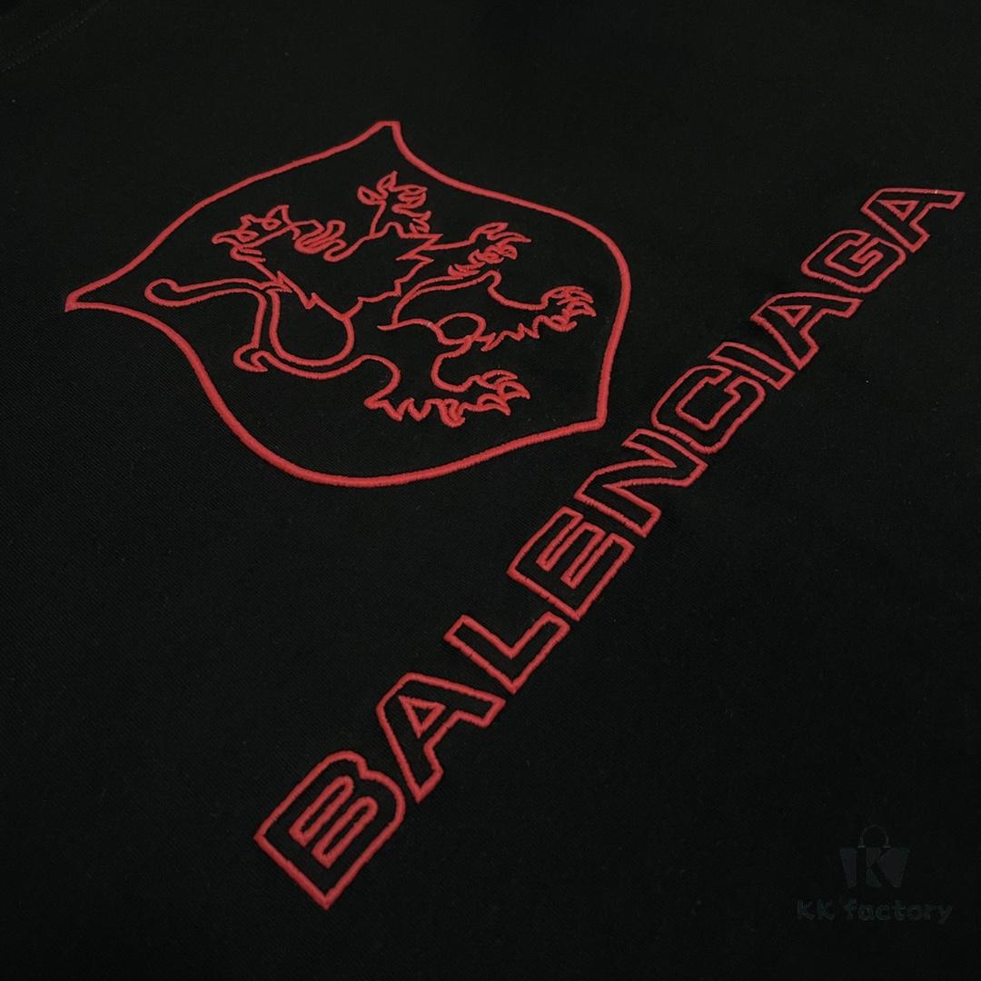 Balenciaga ➡️ Paris Fashion x Manchester United 25SS Spring Collection Premium Embroidered Logo Short Sleeve Round Neck T-Shirt Unisex