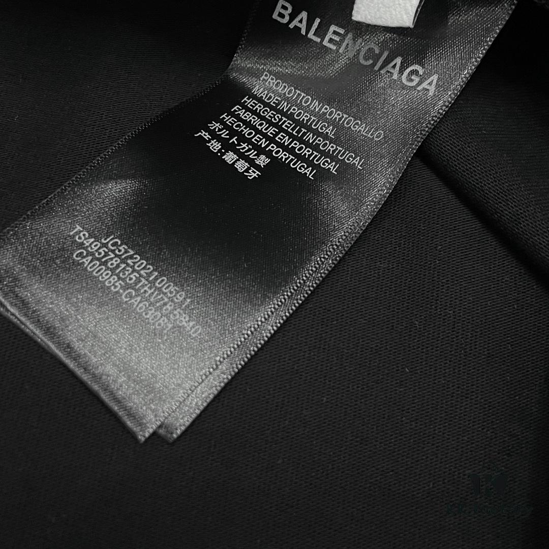 Balenciaga ➡️ Paris Fashion x Manchester United 25SS Spring Collection Premium Embroidered Logo Short Sleeve Round Neck T-Shirt Unisex