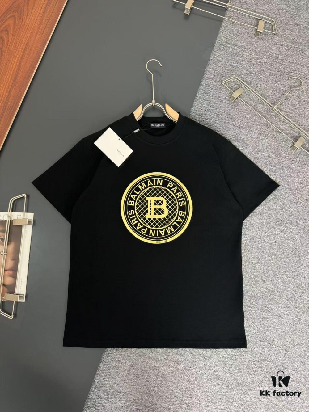 Balmain Heavyweight 320g Cotton T-Shirt, Thick and Breathable Loose-Fit Short-Sleeve Crew Neck Tee, New Spring-Summer Fashion with Gold Foil Logo Print