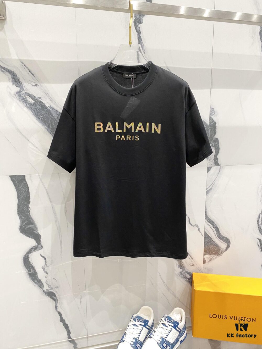 BALMAIN 260g Crew Neck Short Sleeve T-Shirt with Classic Gold Foil Logo Print