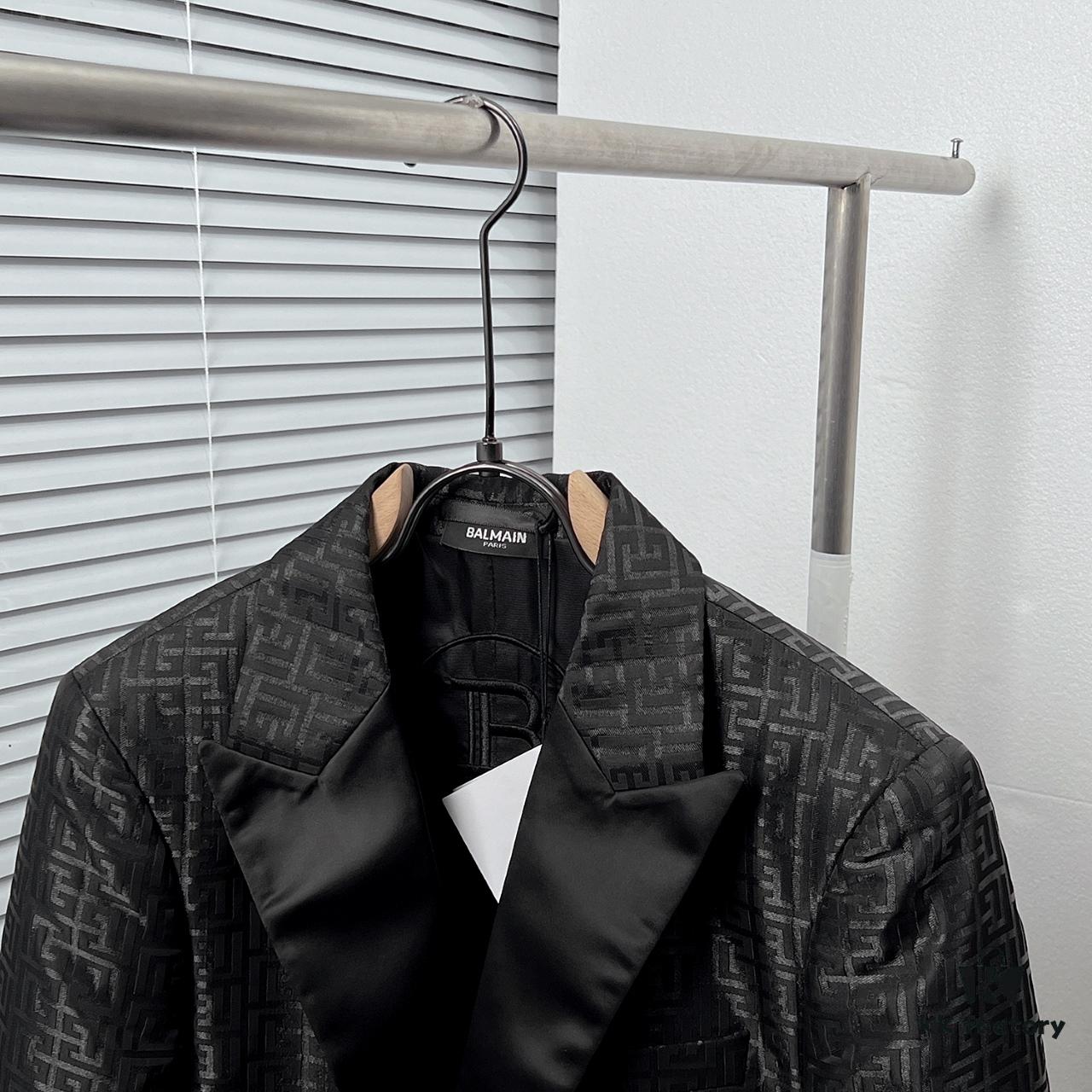 BALMAI* / Balmain Full-Logo Subtle Jacquard Suit