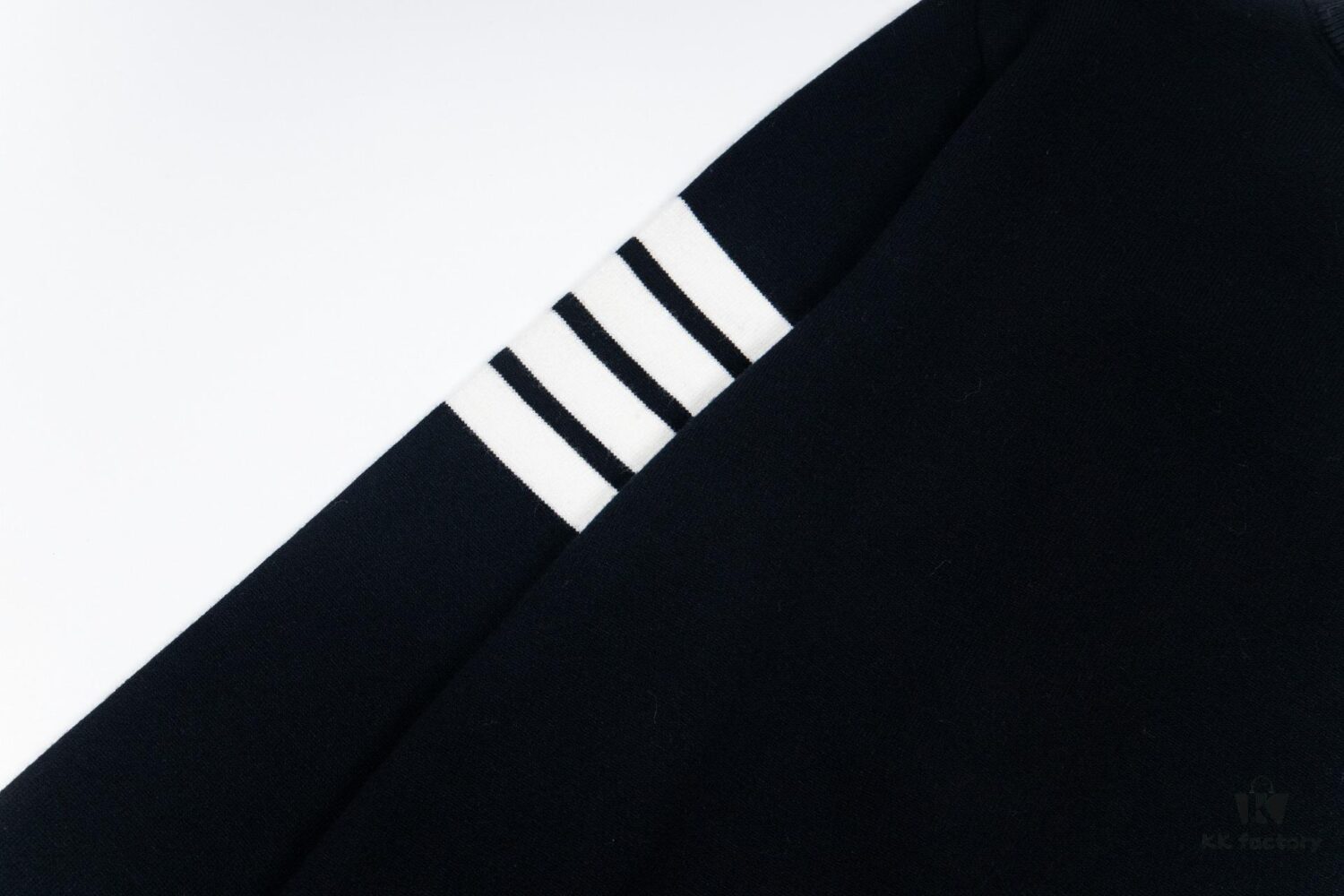 Thom Browne Classic TB Four-Stripe Crew Neck Knit Casual Sweater Top