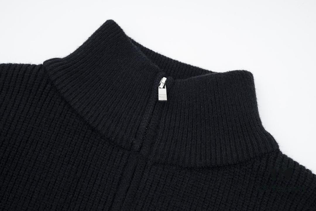 THOM BROWNE Tom TB Classic Four-Striped Knit Jacket for Couples