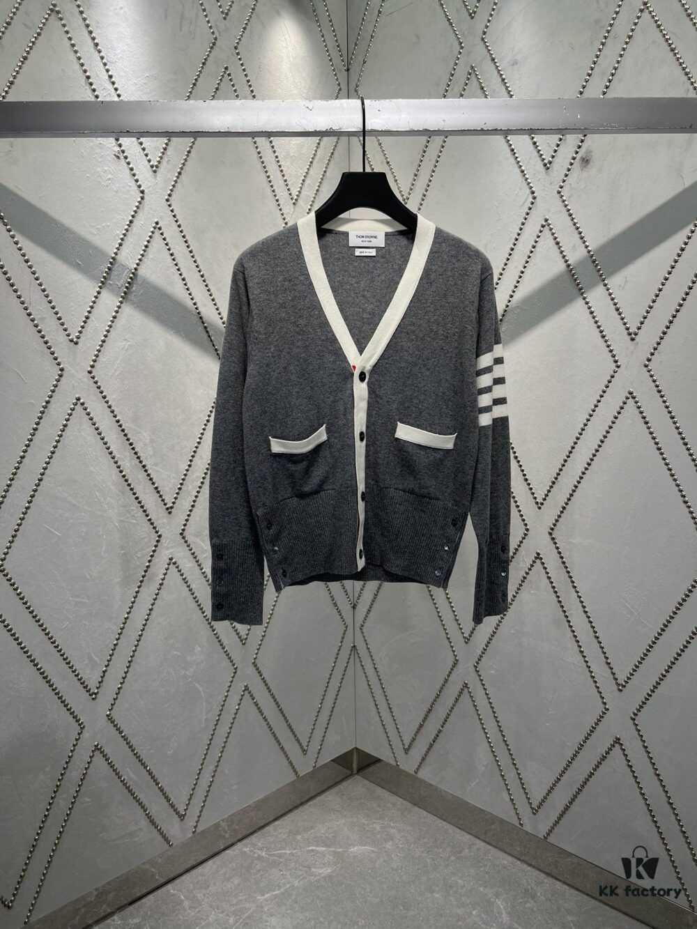 TB 2025 SS New Arrival Four-Stripe Single-Breasted V-Neck Cashmere Sweater