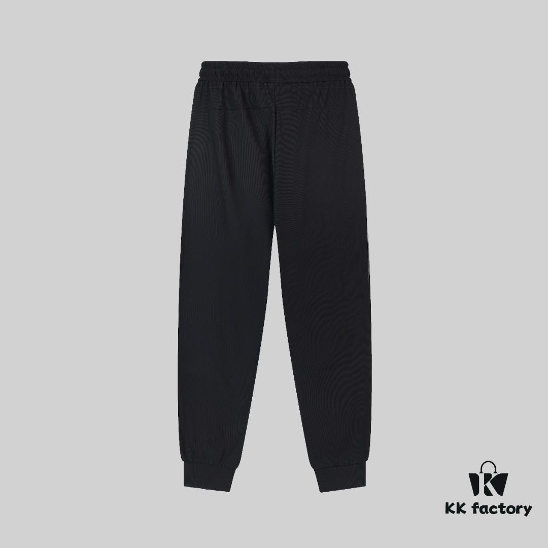 TB Tommy Brown Spring and Summer New Arrival High-Quality Lightweight Sporty Ice-Silk Pants in Two Classic Colors, Smooth Comfortable Wrinkle-Free and Seamless Design