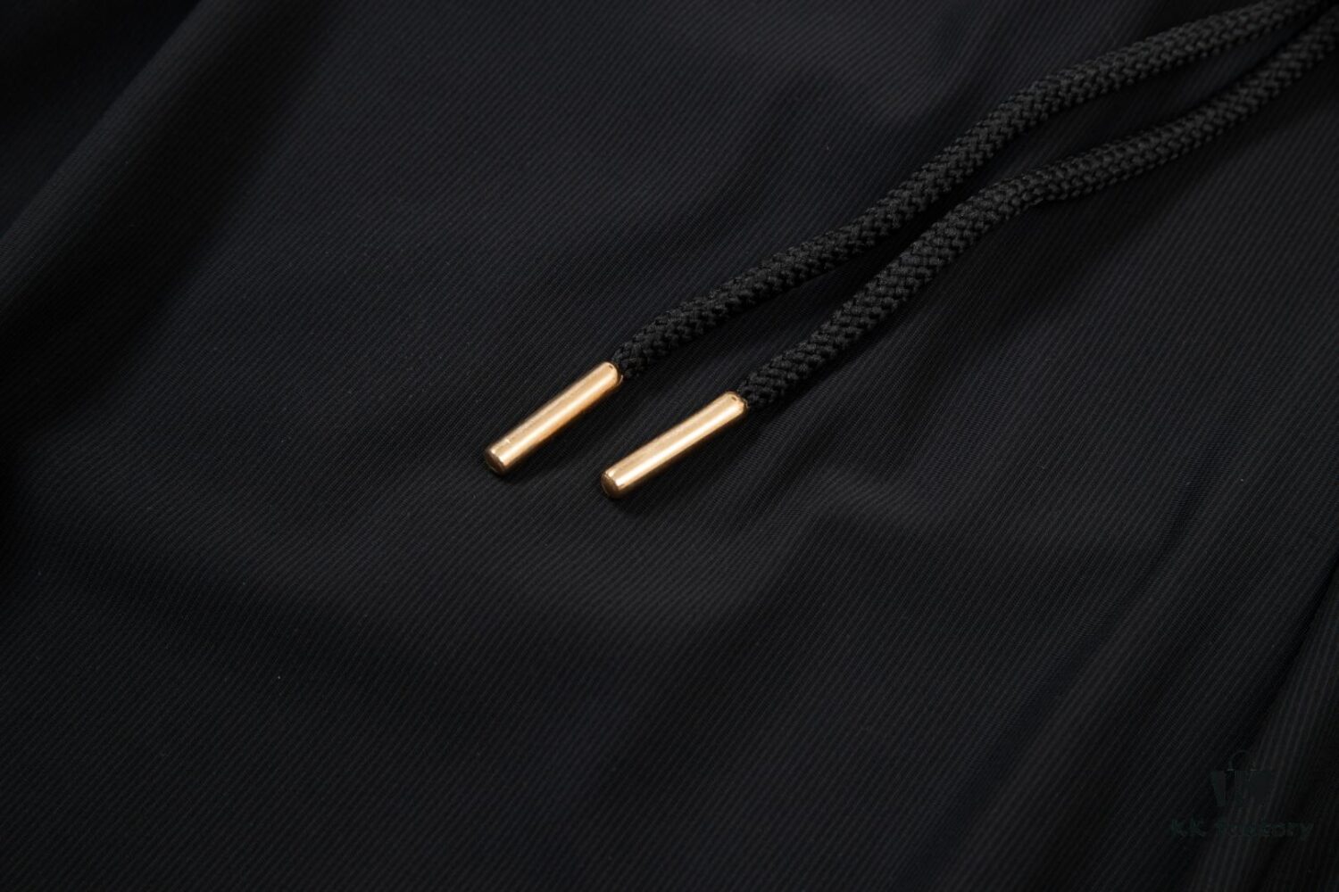 TB Tommy Brown Spring and Summer New Arrival High-Quality Lightweight Sporty Ice-Silk Pants in Two Classic Colors, Smooth Comfortable Wrinkle-Free and Seamless Design