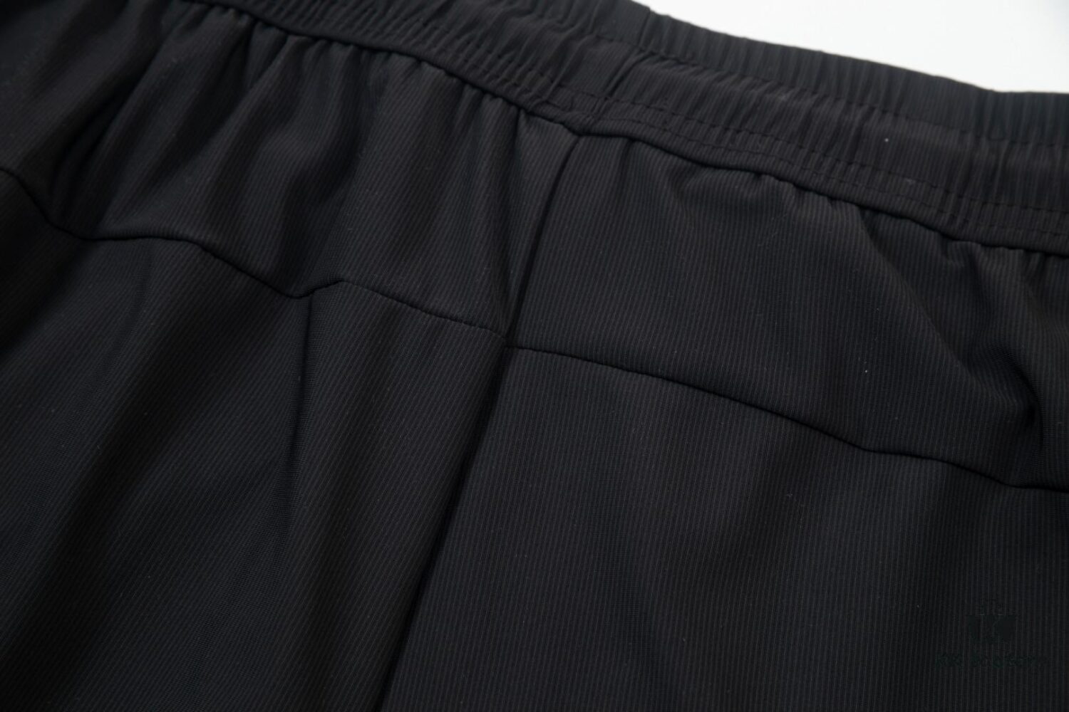TB Tommy Brown Spring and Summer New Arrival High-Quality Lightweight Sporty Ice-Silk Pants in Two Classic Colors, Smooth Comfortable Wrinkle-Free and Seamless Design