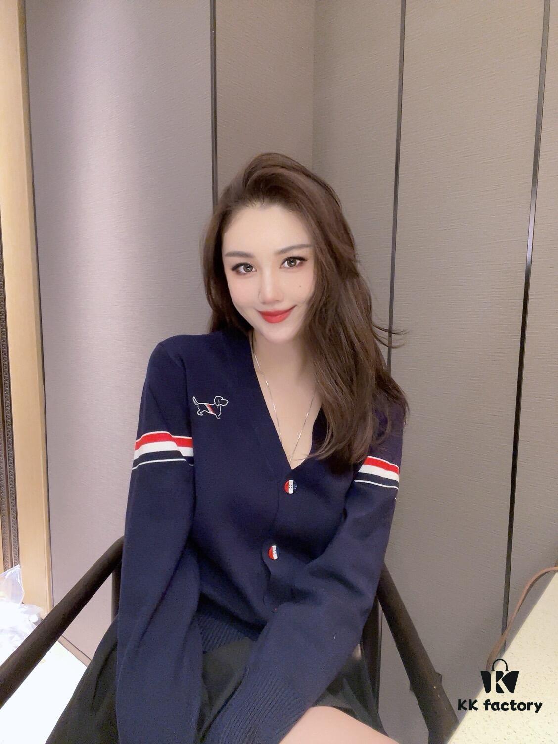 Thom Browne TB Striped Puppy Cardigan Sweater, British Style New Arrival, Wool Blend Preppy Knitwear