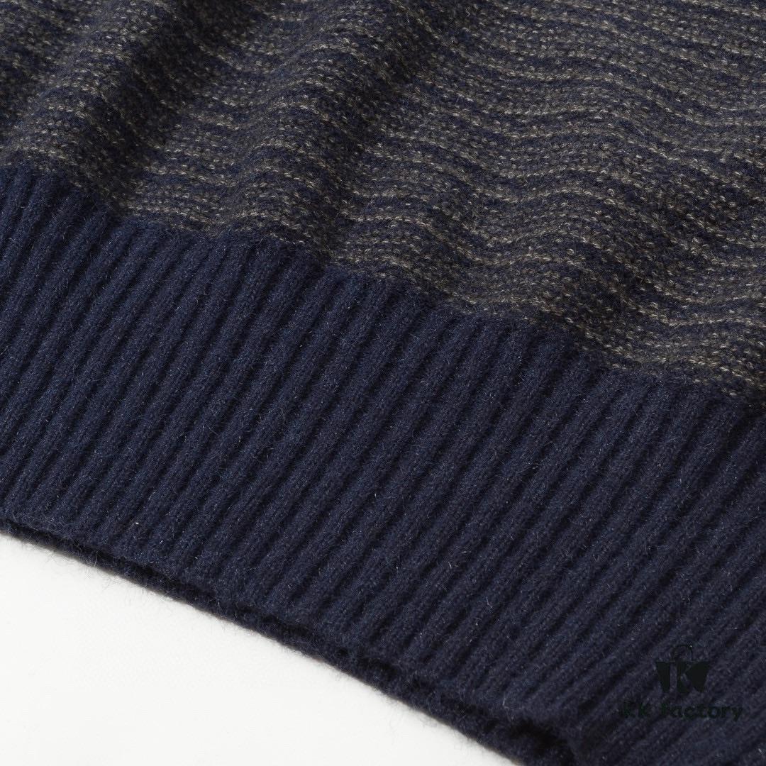 THOM BROWNE TB 24SS Snowflake Chunky-Knit Navy Blue Four-Stripes Crewneck Sweater for Couples