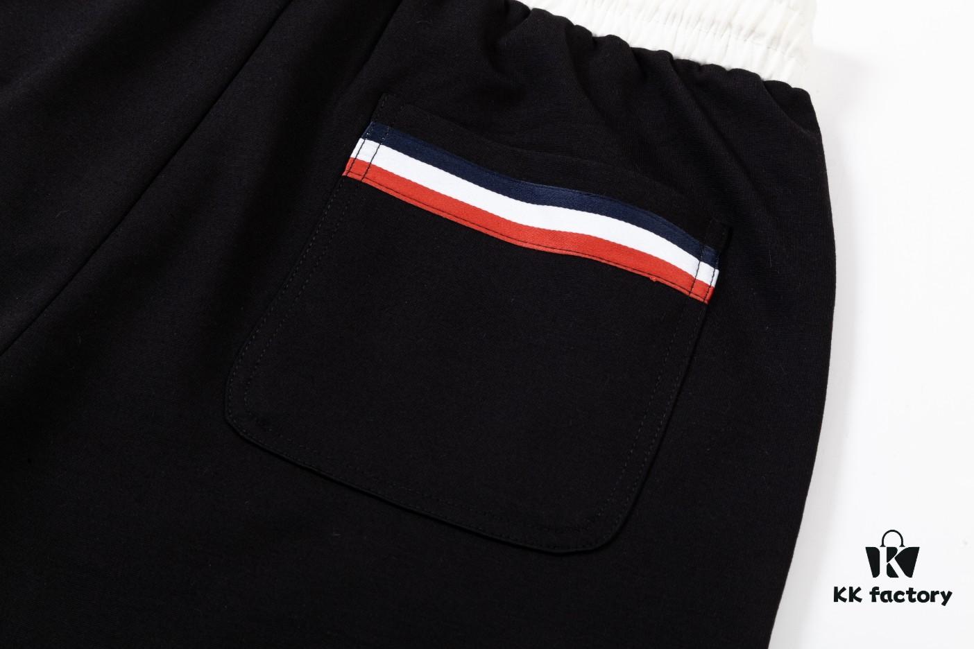 2024SS Thom Browne New Knit Shorts, Custom Fabric, Jacquard Knitting Technique, Embroidered Logo, Streamlined Three-Stripes Paneling, Premium Metal Hardware Drawstring for a Comfortable, Breathable, Structured Fit, Stylish Casual Wear