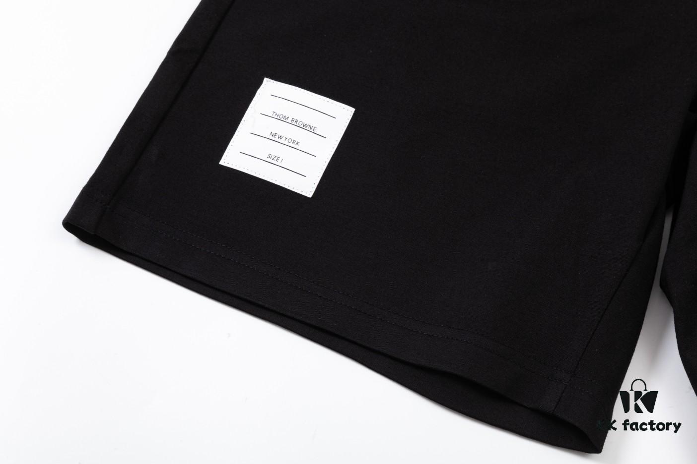 2024SS Thom Browne New Knit Shorts, Custom Fabric, Jacquard Knitting Technique, Embroidered Logo, Streamlined Three-Stripes Paneling, Premium Metal Hardware Drawstring for a Comfortable, Breathable, Structured Fit, Stylish Casual Wear