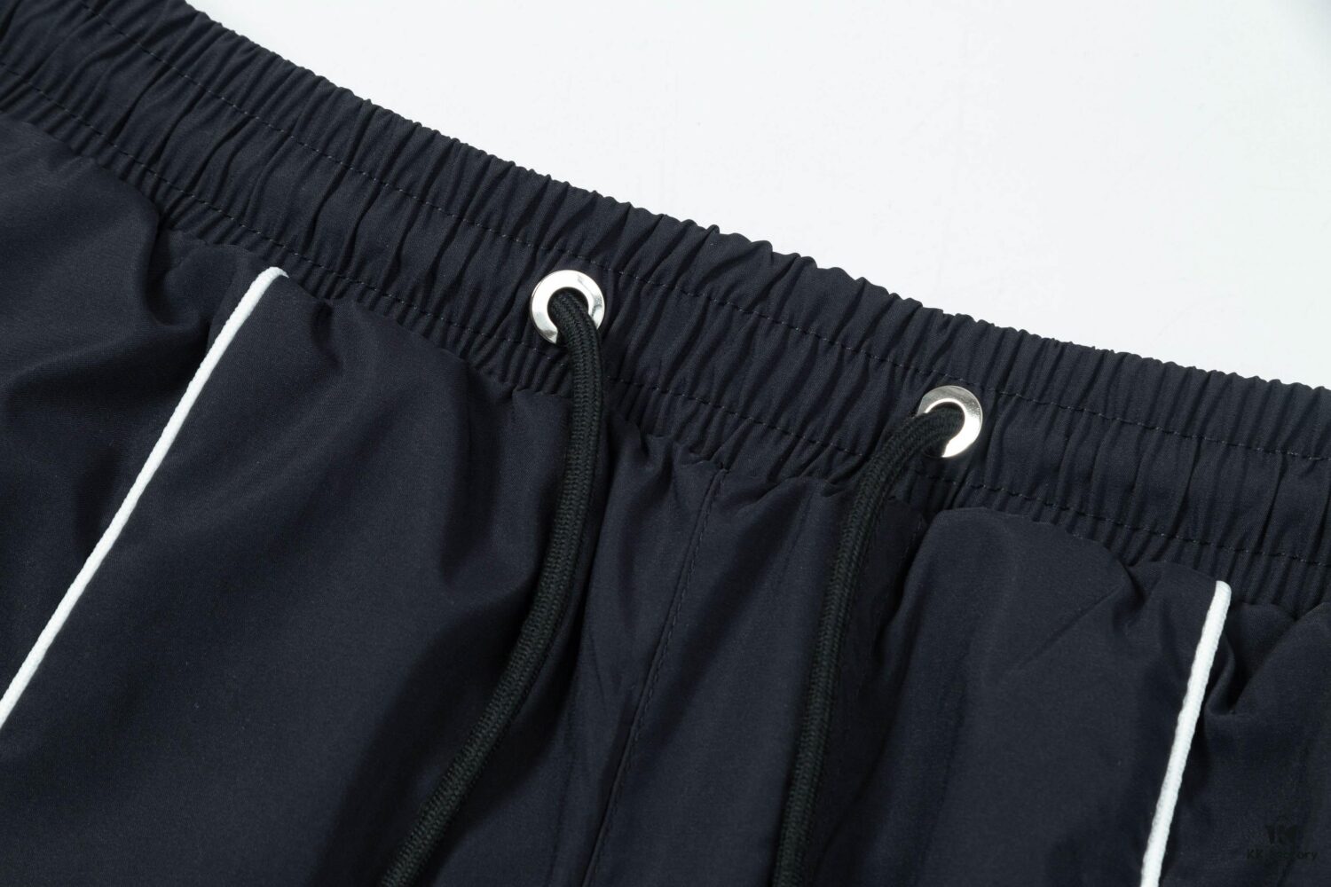 2025 TB New Quick-Dry Beach Shorts, Custom Fabric, Embroidered Logo, Structured Fit with Straight Stripe Panels