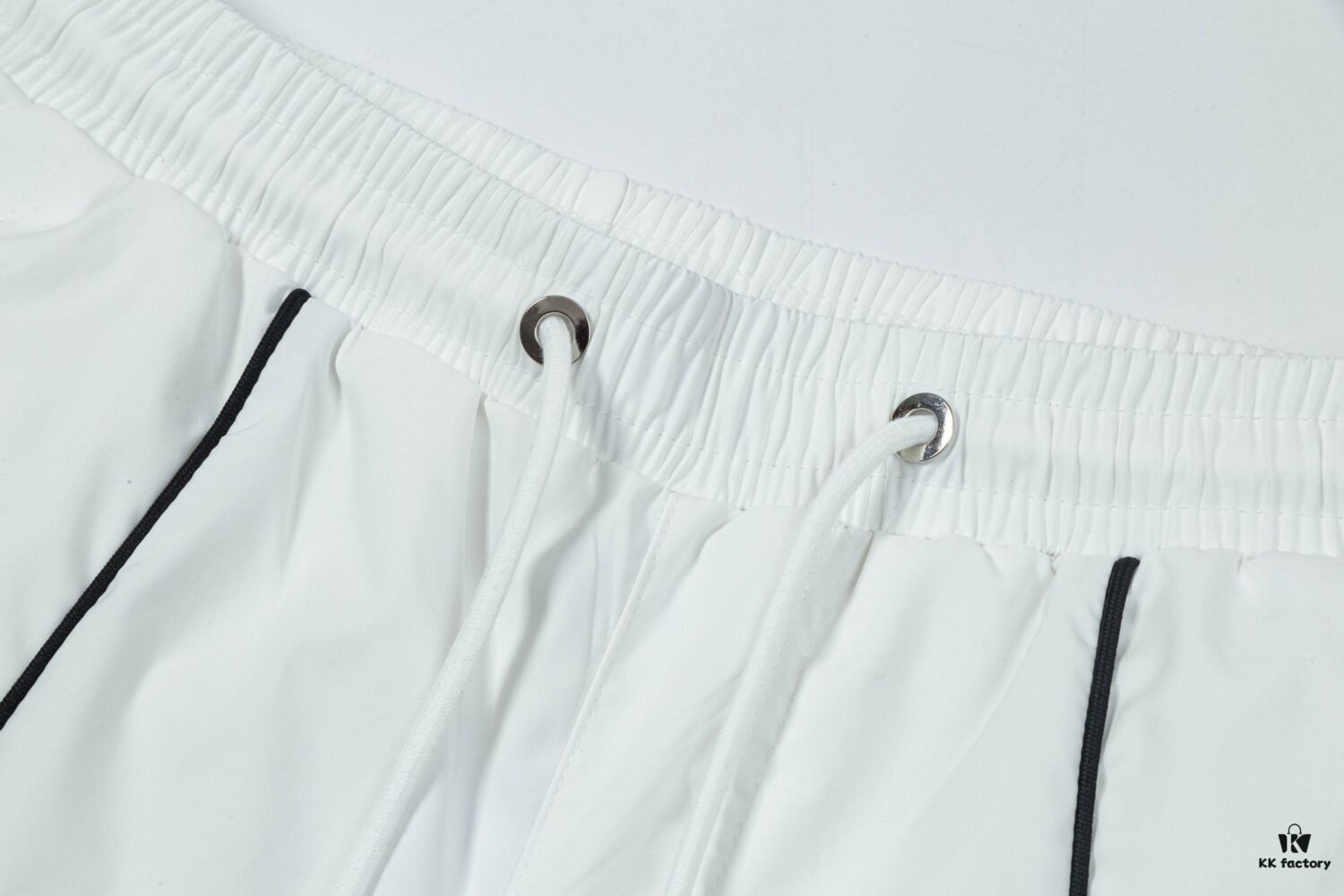 2025 TB New Quick-Dry Beach Shorts, Custom Fabric, Embroidered Logo, Slim Tailored Fit with Straight Stripe Panel Design