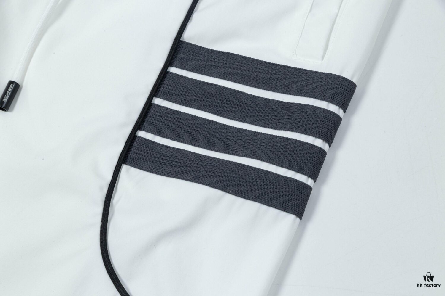 2025 TB New Quick-Dry Beach Shorts, Custom Fabric, Embroidered Logo, Slim Tailored Fit with Straight Stripe Panel Design