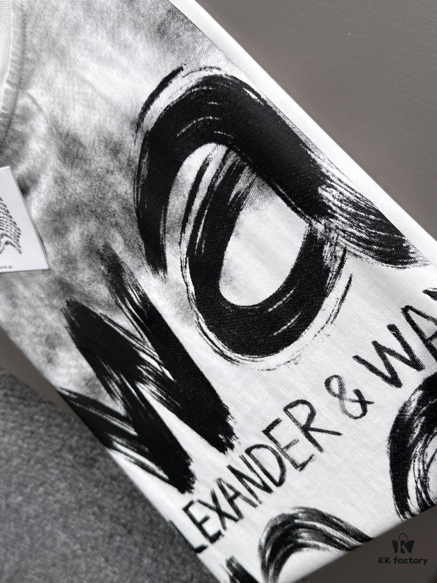 2025 New Arrival Heavy Craft Logo Design Fashion Round Neck Short Sleeve T-Shirt for Spring and Summer