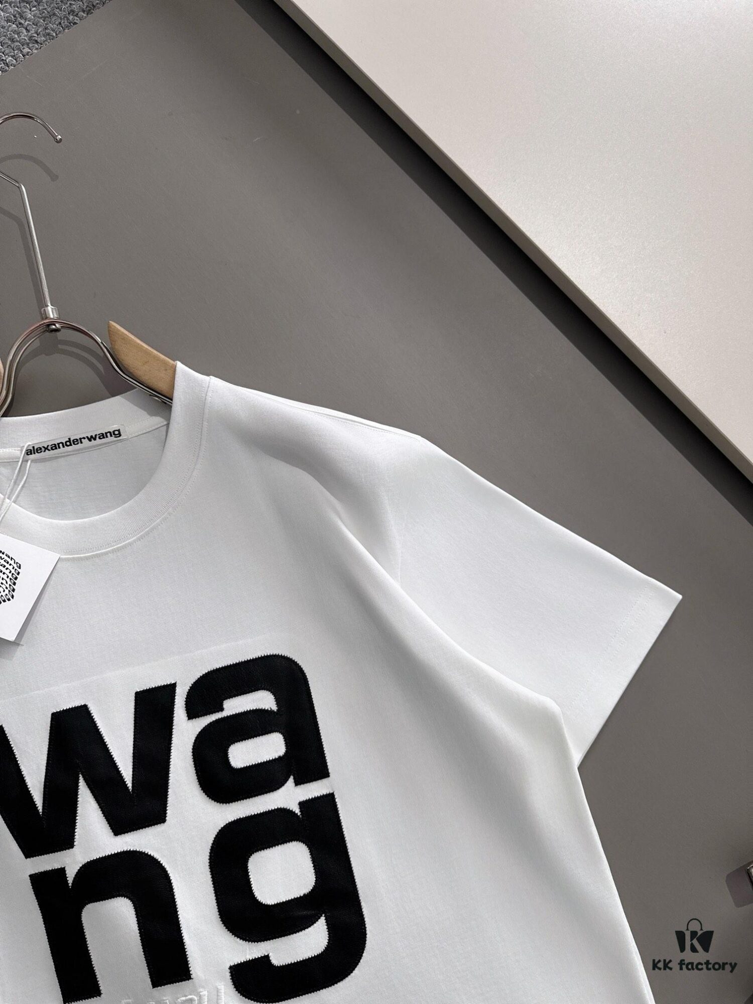2025 New Arrival Heavy Craft Logo Design Fashion Round Neck Short Sleeve T-Shirt for Spring and Summer