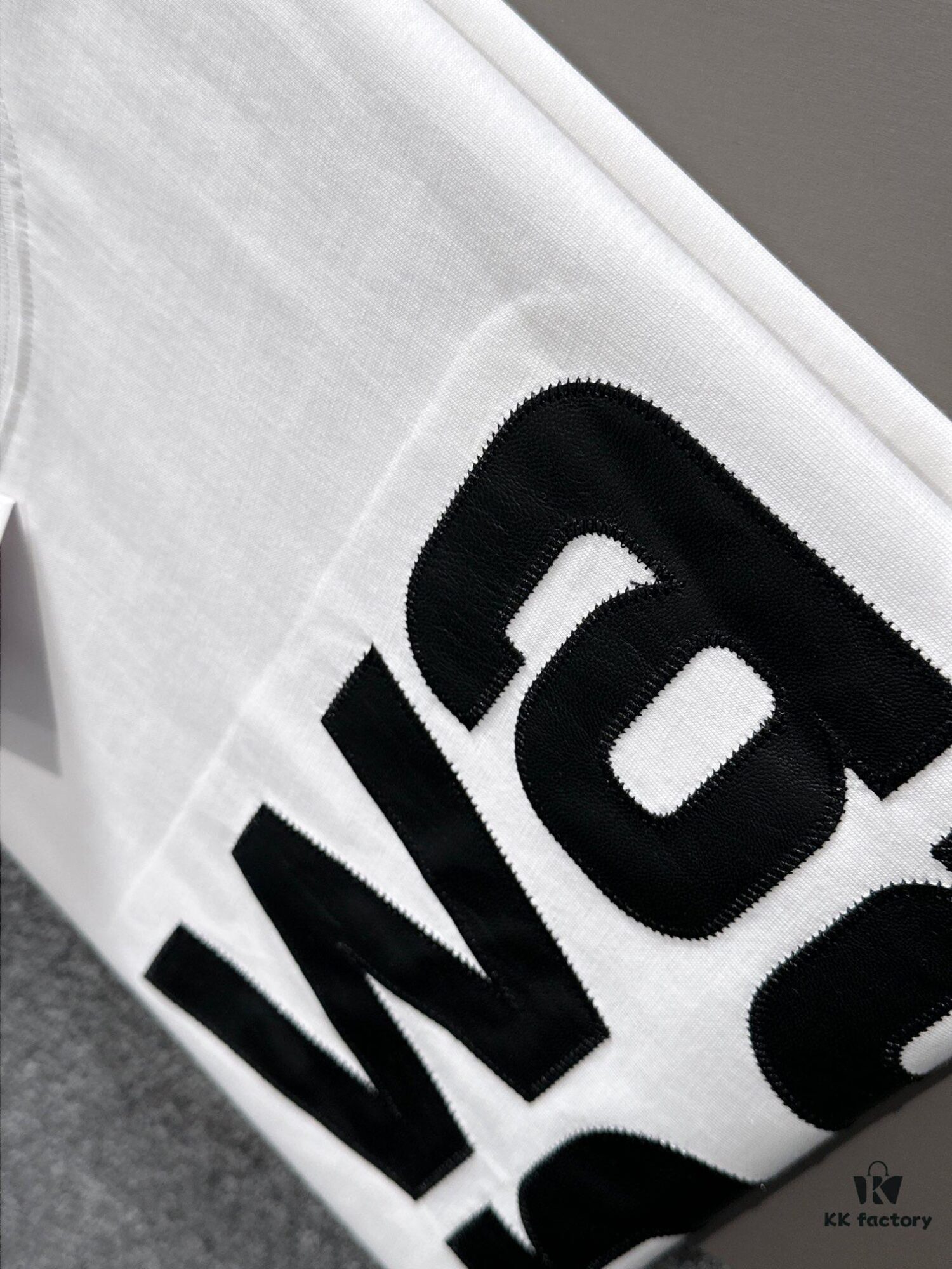 2025 New Arrival Heavy Craft Logo Design Fashion Round Neck Short Sleeve T-Shirt for Spring and Summer