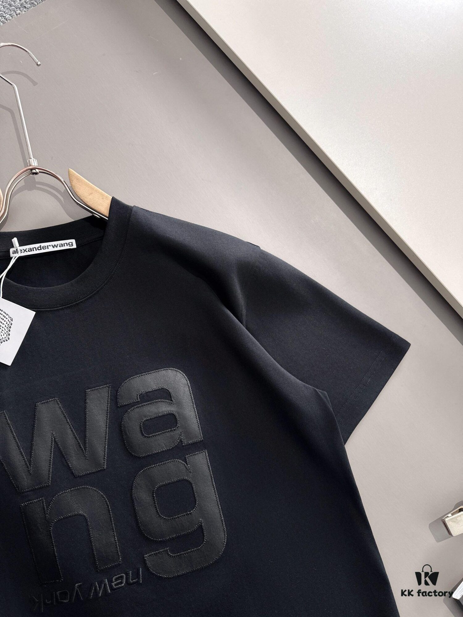 2025 New Arrival Heavy Craft Logo Design Fashion Round Neck Short Sleeve T-Shirt for Spring and Summer