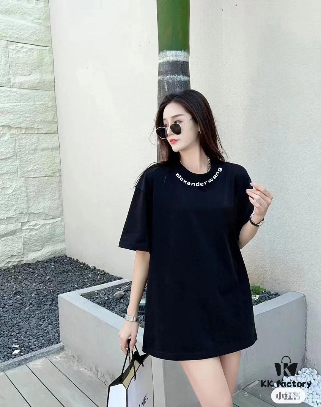 ✨🔥 [Alexander Wang] 2024FW Short Sleeve T-Shirt with Silicone Thick Panel Letter Print, Premium 32s Double Yarn 260g Fabric, Heavyweight Material, Custom Spandex Rib Knit Dyed-to-Match, Complete Three Labels, Unisex Design