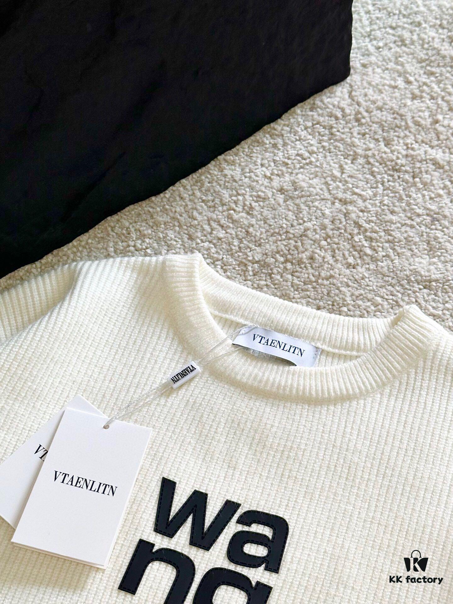 New Arrival Knitwear - Wang King 3D Embossed Logo Pullover Sweater with Custom Knitting Fabric