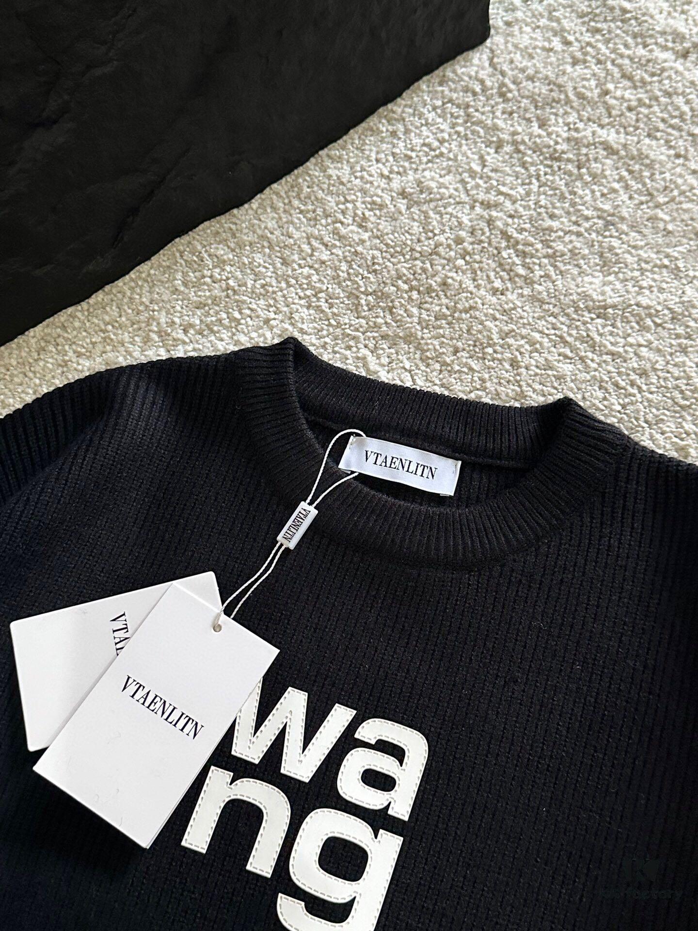New Arrival Knitwear - Wang King 3D Embossed Logo Pullover Sweater with Custom Knitting Fabric Technology