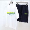 MOSCHINO 2025 New Men's Short Sleeve T-Shirt and Shorts Set! Official Website Synchronized Sales! High-End Version Available! Exquisitely Soft and Comfortable Fabric! Three-Dimensional Tailoring with Outstanding Silhouette!