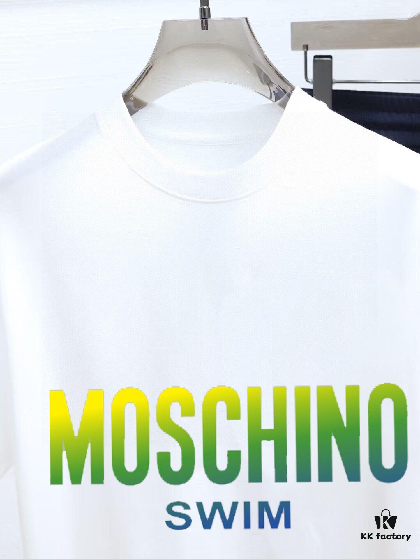 MOSCHINO 2025 New Men's Short Sleeve T-Shirt and Shorts Set! Official Website Synchronized Sales! High-End Version Available! Exquisitely Soft and Comfortable Fabric! Three-Dimensional Tailoring with Outstanding Silhouette!