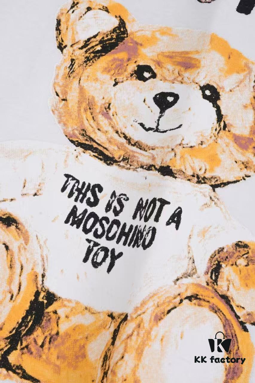 New Arrival Moschino Print T-Shirt, Minimalist Fashion Design with Comfortable Color Matching, Premium 260gsm Pre-washed 100% Cotton Fabric, Soft and Skin-friendly Unisex Tee