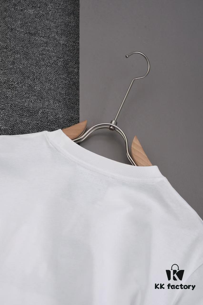 New Arrival Moschino Print T-Shirt, Minimalist Fashion Design with Comfortable Color Matching, Premium 260gsm Pre-washed 100% Cotton Fabric, Soft and Skin-friendly Unisex Tee