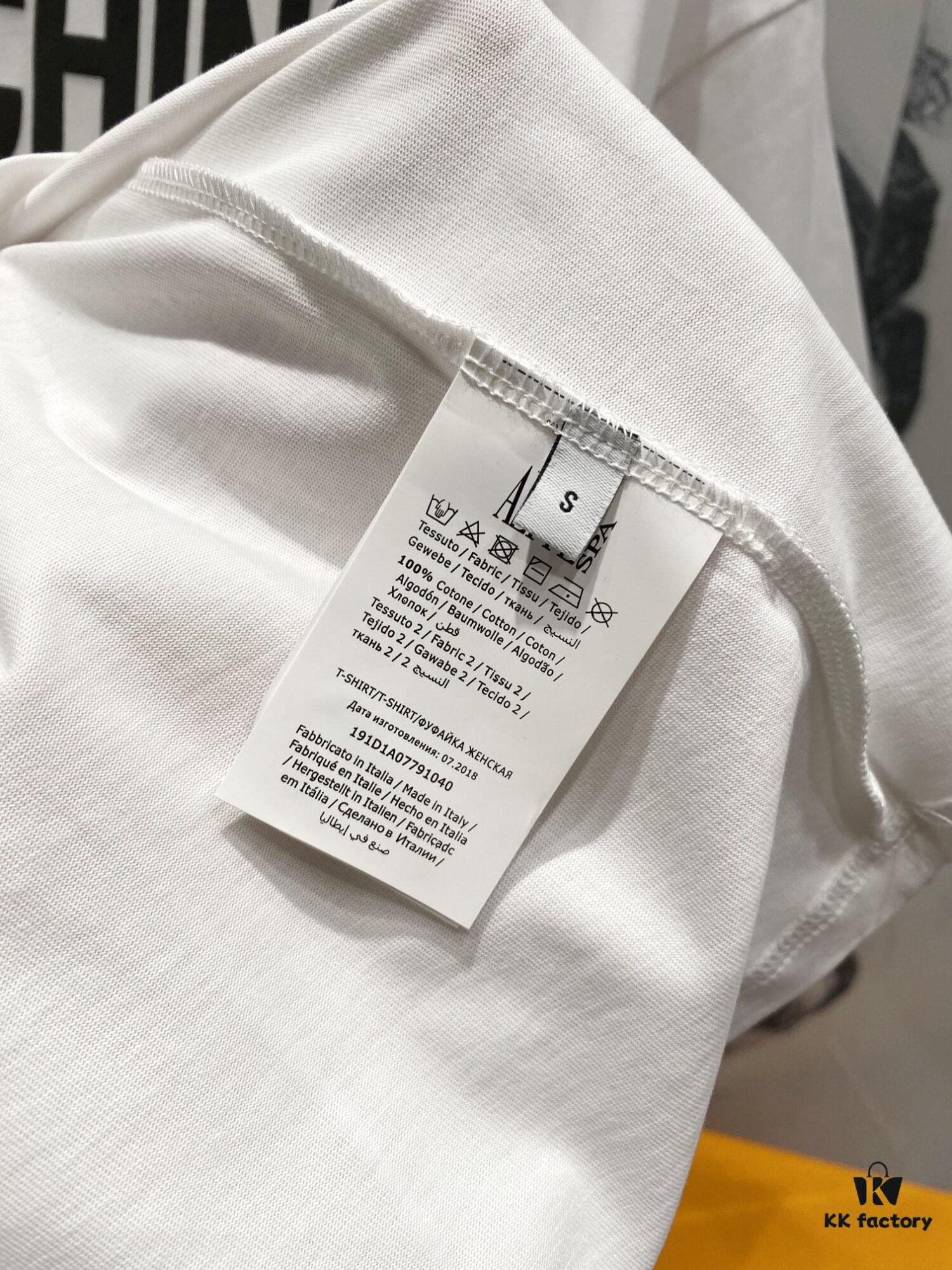 MOSCHINO 260g Crew Neck Short Sleeve T-Shirt with Classic Brand Letter Foil Logo