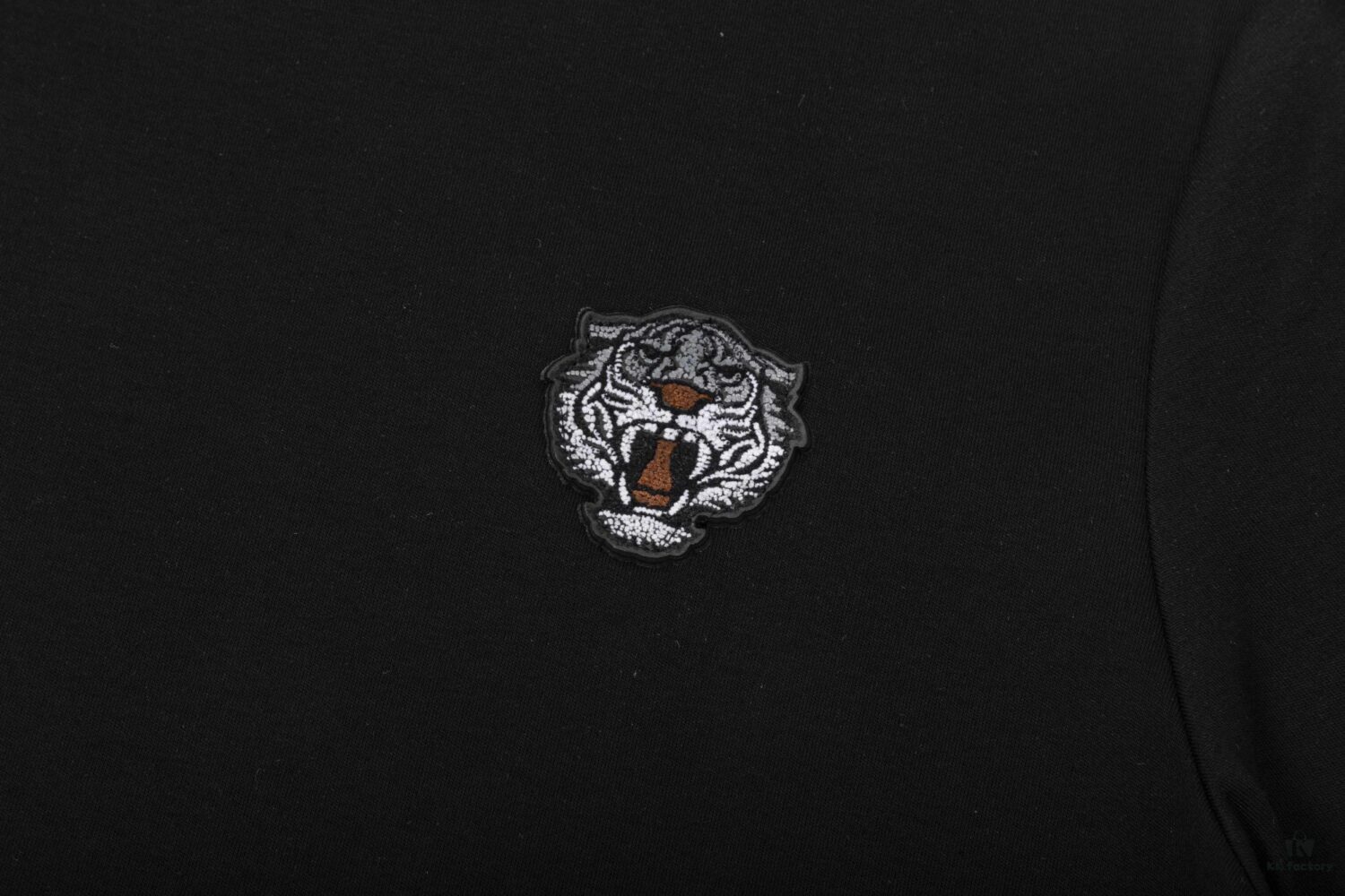 KEZNO ~ 2025 New Spring-Summer Collection Premium 270g Silk-Cotton Short Sleeve T-Shirt: Tiger Head Embroidered Badge (Embroidery Craft) Custom 3D Design Exuding a Refined, Mature and Elegant Style, Minimalist and Classic Logo – The Perfect Choice for Spring and Summer Wear!
