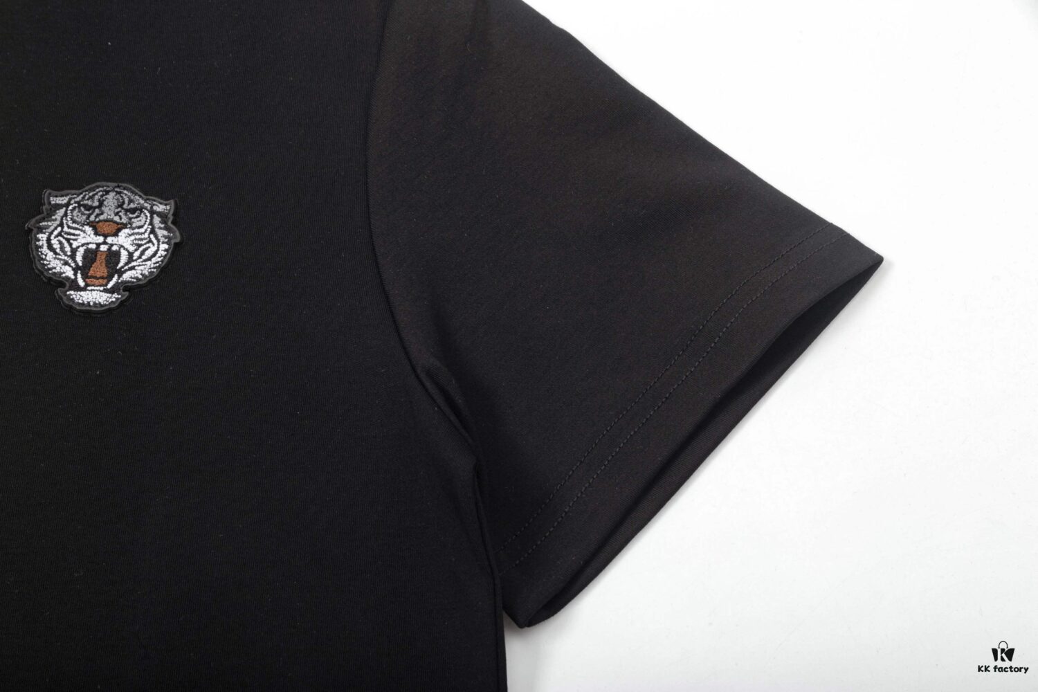 KEZNO ~ 2025 New Spring-Summer Collection Premium 270g Silk-Cotton Short Sleeve T-Shirt: Tiger Head Embroidered Badge (Embroidery Craft) Custom 3D Design Exuding a Refined, Mature and Elegant Style, Minimalist and Classic Logo – The Perfect Choice for Spring and Summer Wear!