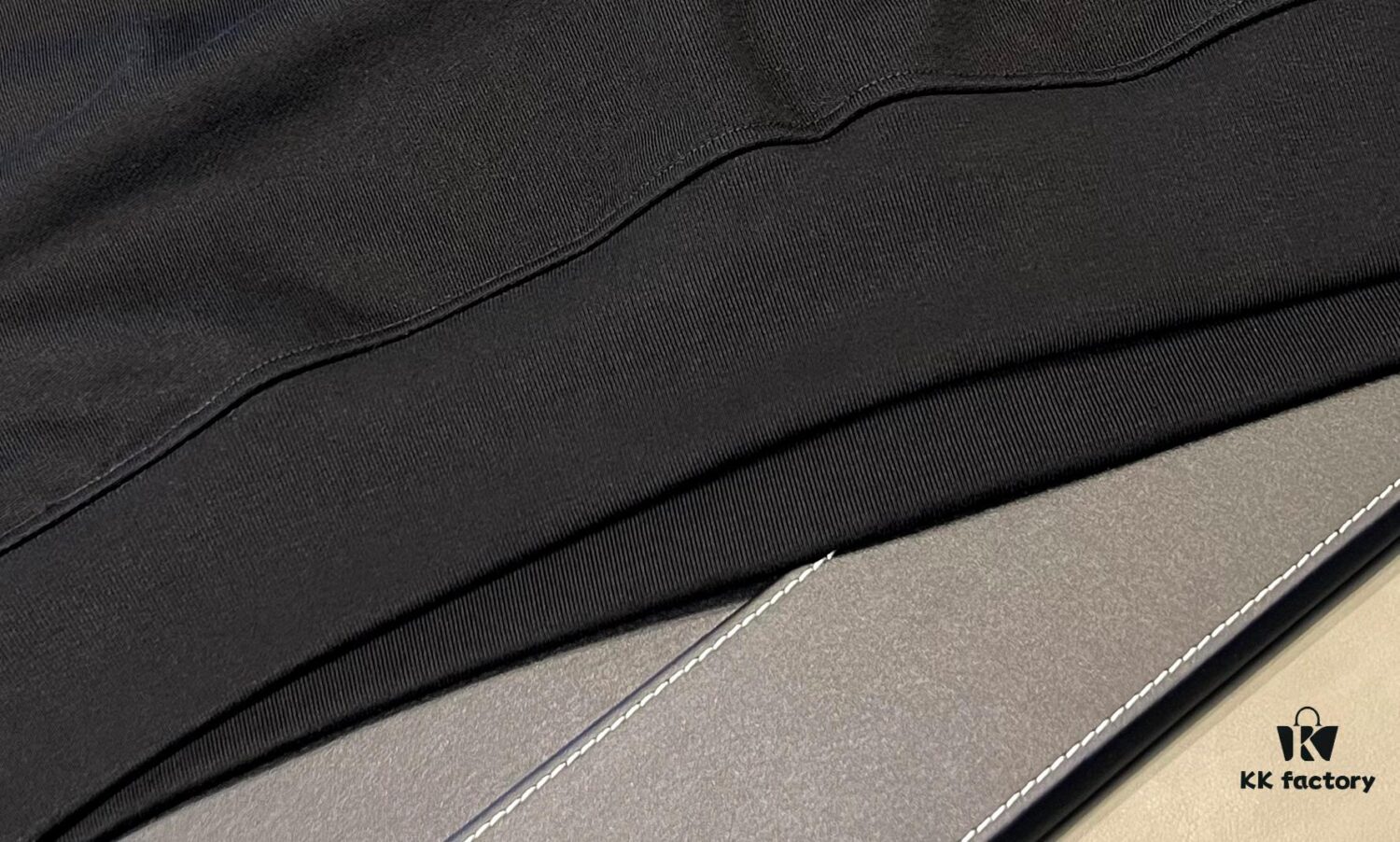 KENEO Classic Tiger Head with Letter Design, Heavy Embroidery Craft, 420g Crew Neck with Excellent 3D Effect, Unbeatable Color Combination